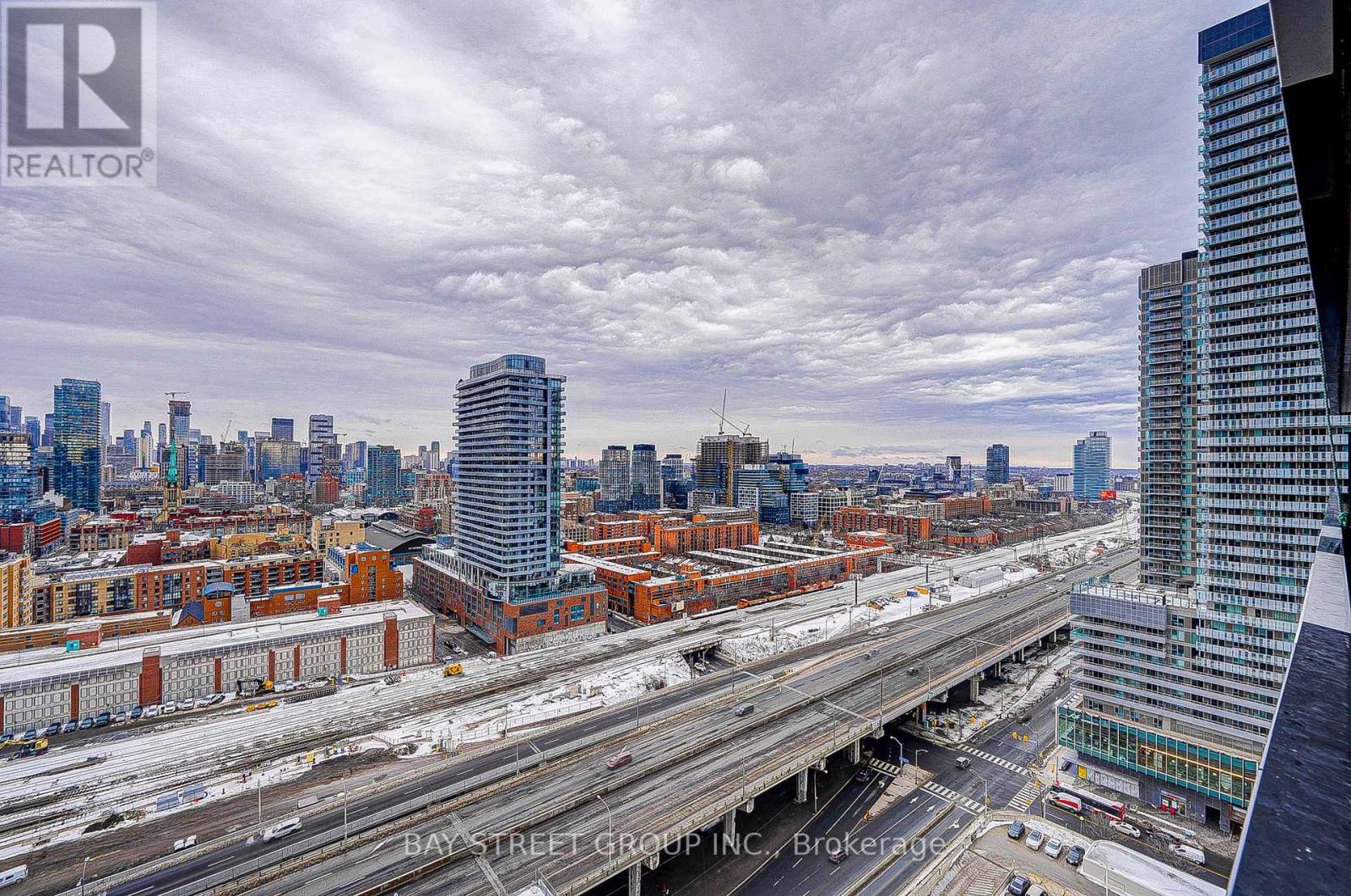 2501 - 138 Downes Street, Toronto, Ontario  M5E 0E4 - Photo 37 - C12466094