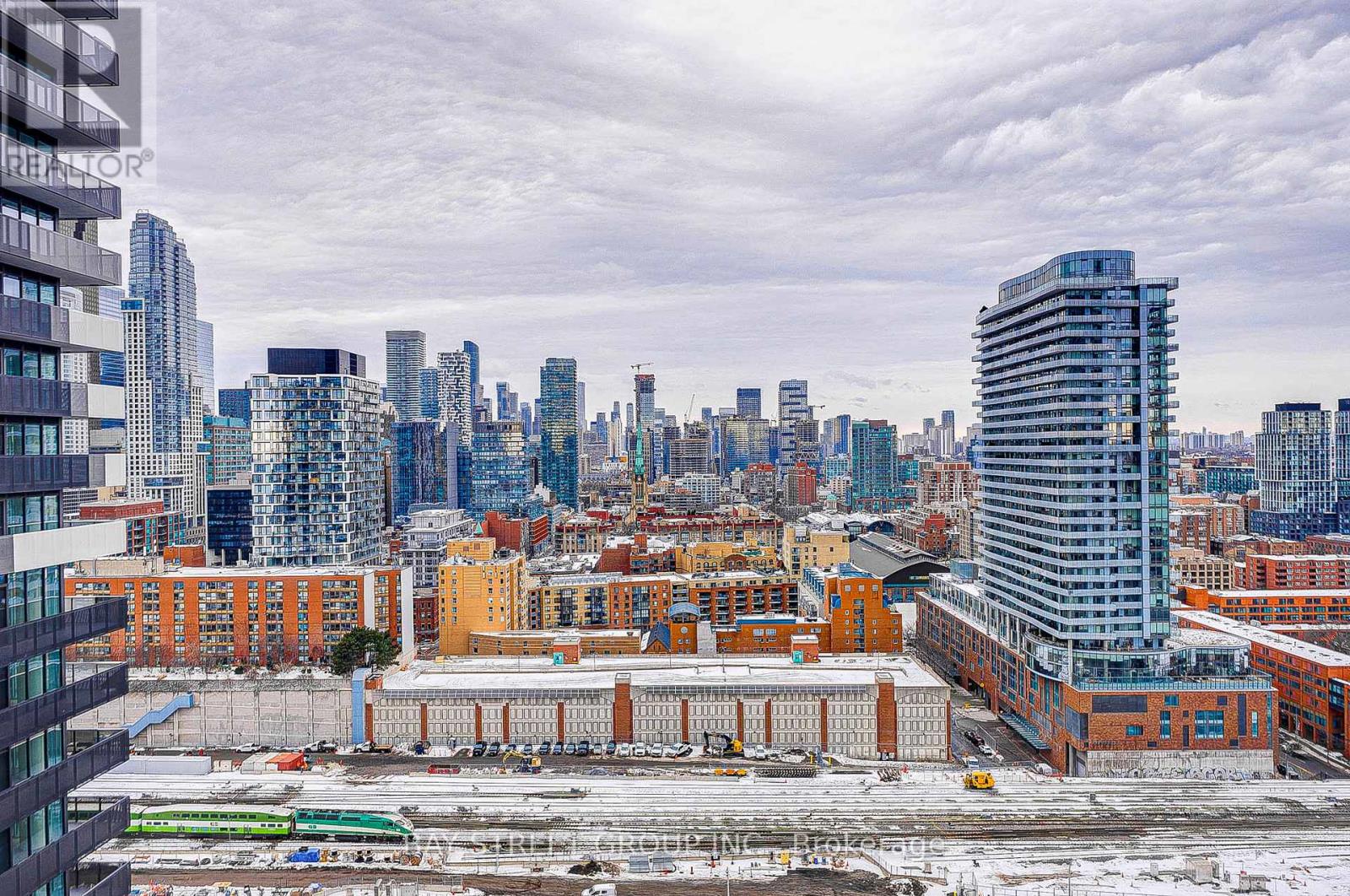 2501 - 138 Downes Street, Toronto, Ontario  M5E 0E4 - Photo 38 - C12466094