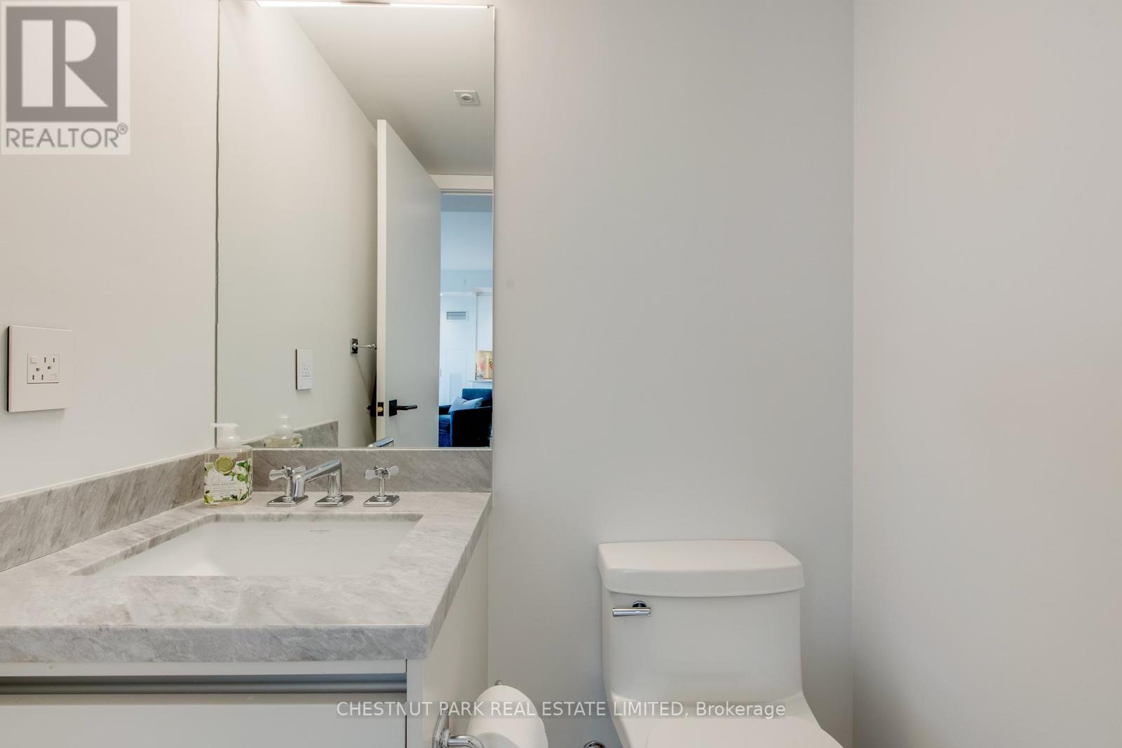 2703 - 200 Cumberland Street, Toronto, Ontario  M5R 0B7 - Photo 14 - C12466212