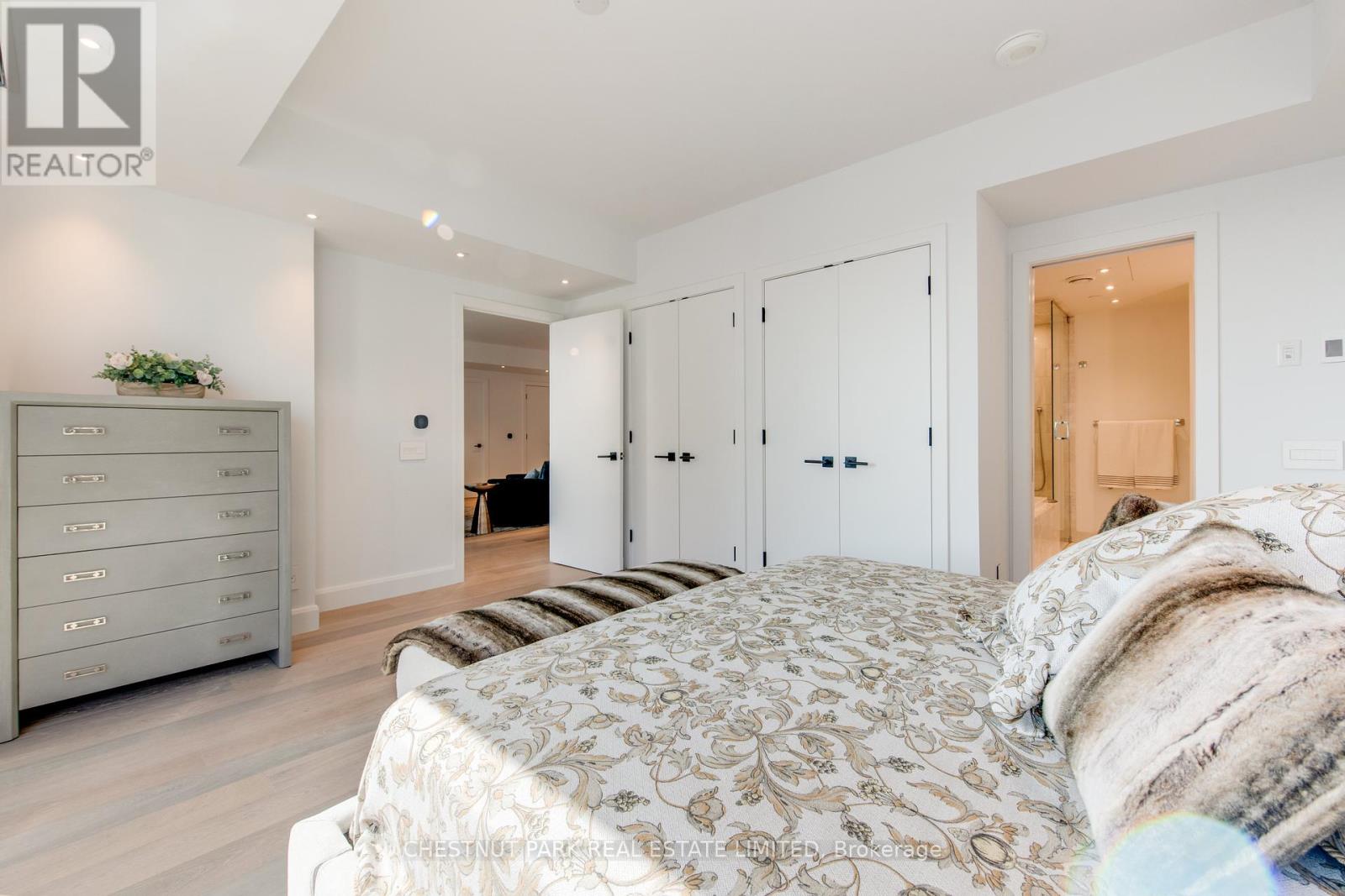 2703 - 200 Cumberland Street, Toronto, Ontario  M5R 0B7 - Photo 17 - C12466212
