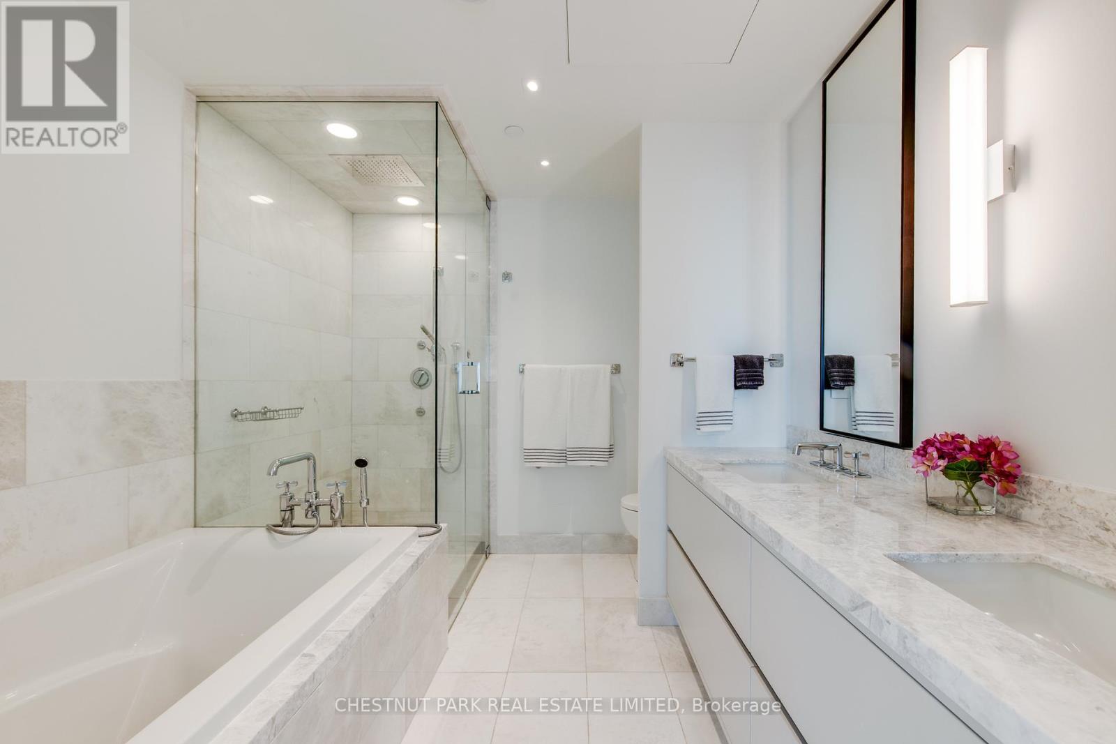 2703 - 200 Cumberland Street, Toronto, Ontario  M5R 0B7 - Photo 19 - C12466212