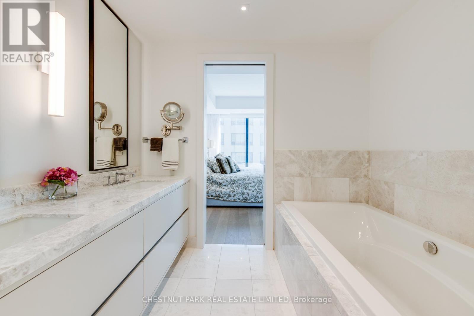 2703 - 200 Cumberland Street, Toronto, Ontario  M5R 0B7 - Photo 22 - C12466212