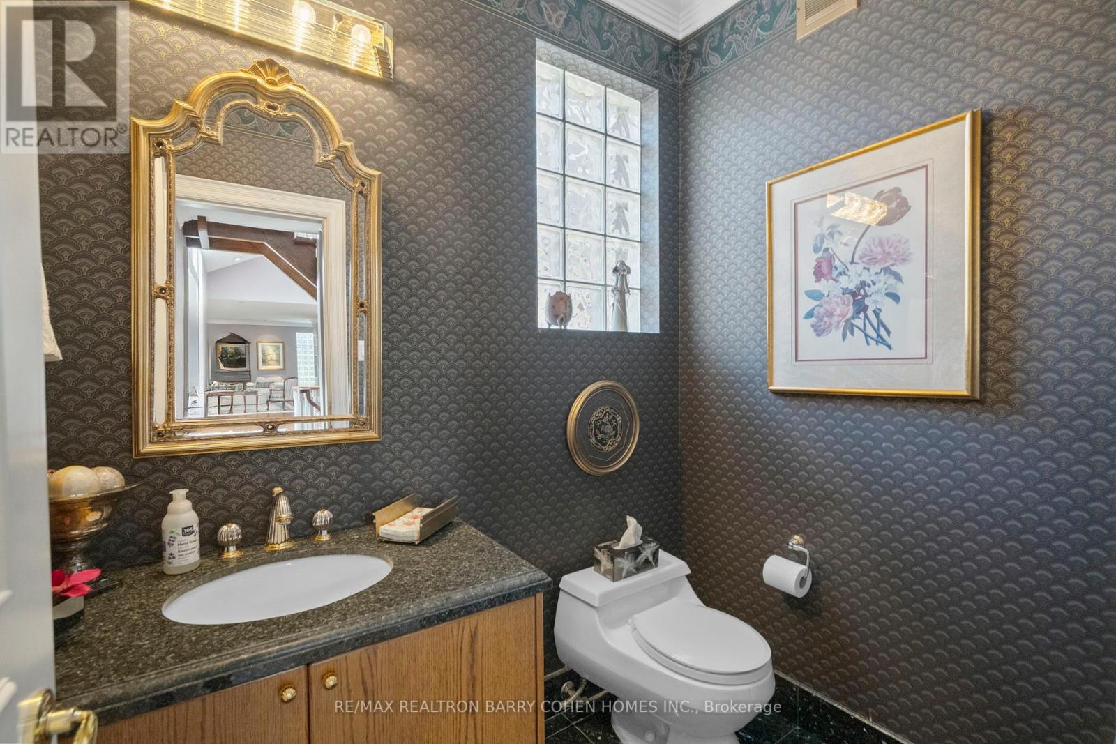 19 Vernham Avenue, Toronto, Ontario  M2L 2B1 - Photo 12 - C12466254