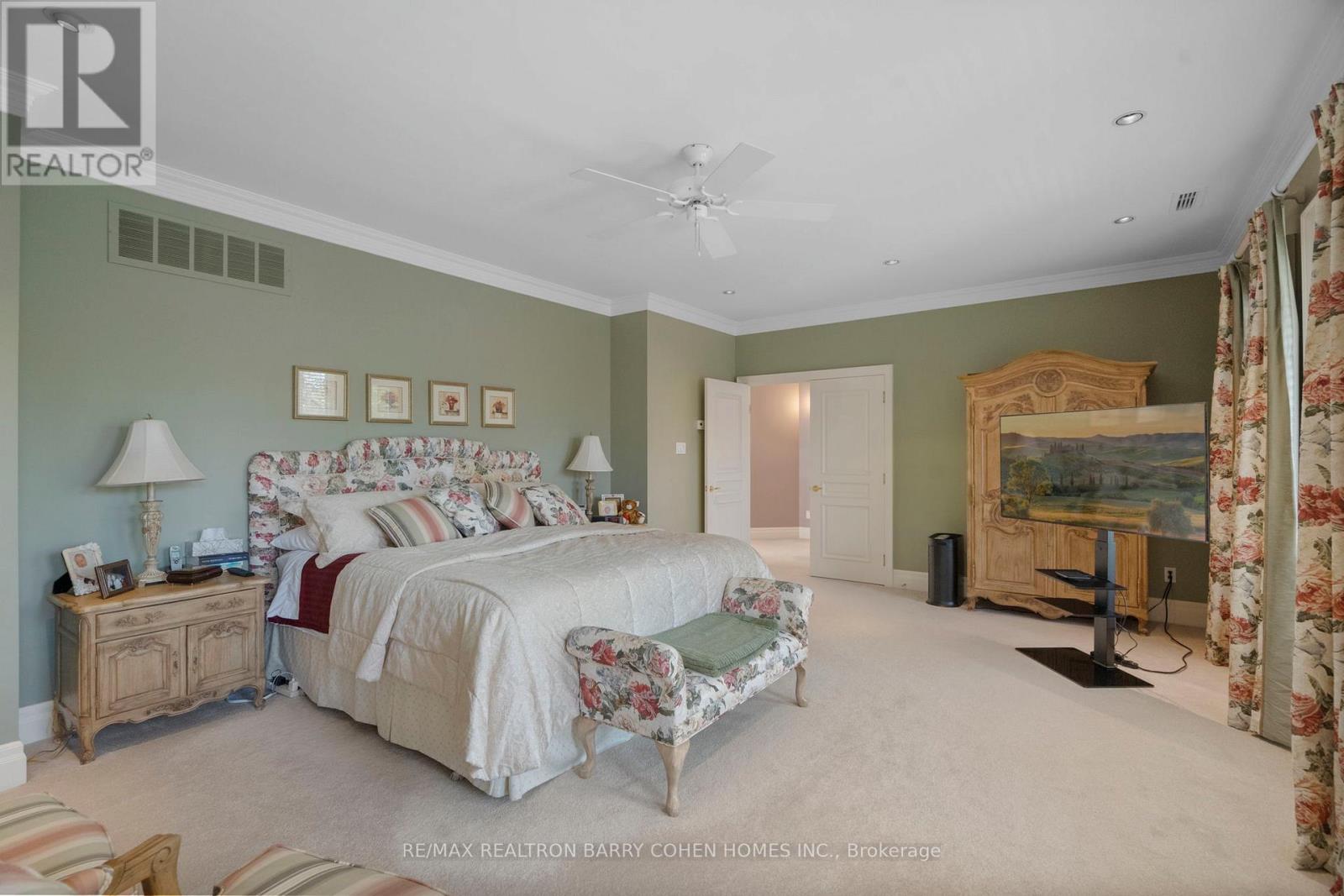 19 Vernham Avenue, Toronto, Ontario  M2L 2B1 - Photo 14 - C12466254