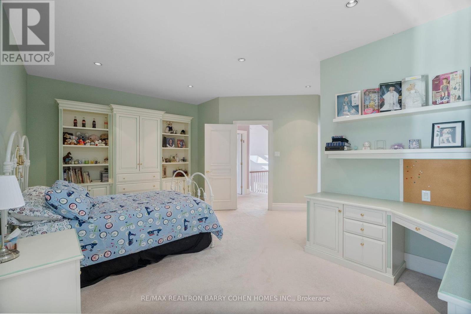 19 Vernham Avenue, Toronto, Ontario  M2L 2B1 - Photo 17 - C12466254