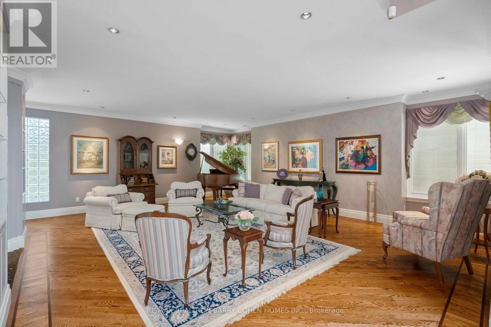 19 Vernham Avenue, Toronto, Ontario  M2L 2B1 - Photo 3 - C12466254