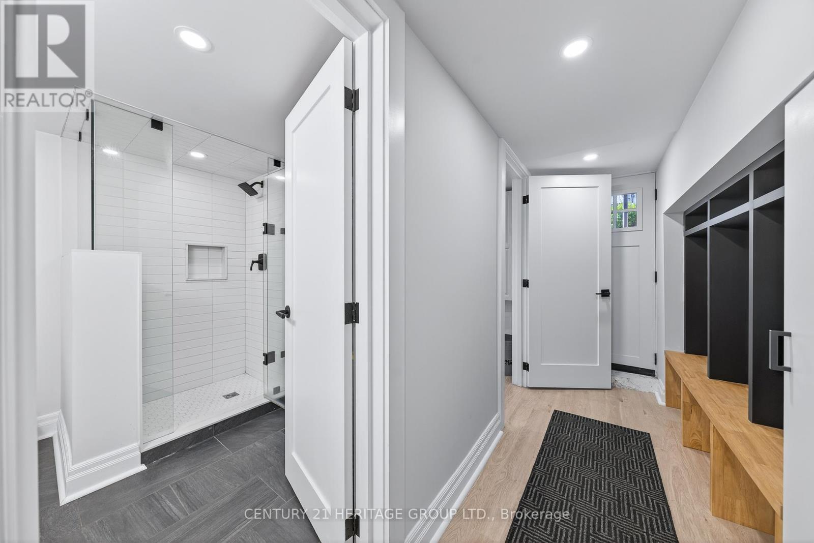 4 Orchard Park Boulevard, Toronto, Ontario  M4L 3E2 - Photo 35 - E12466122