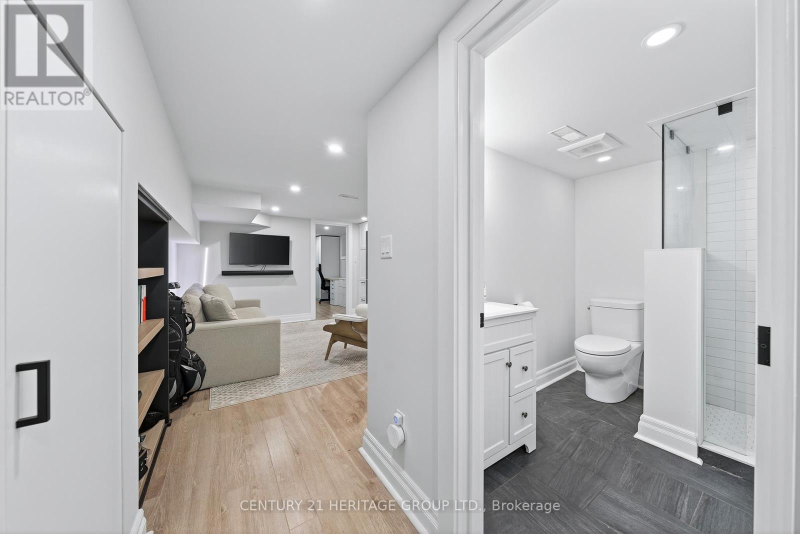 4 Orchard Park Boulevard, Toronto, Ontario  M4L 3E2 - Photo 37 - E12466122