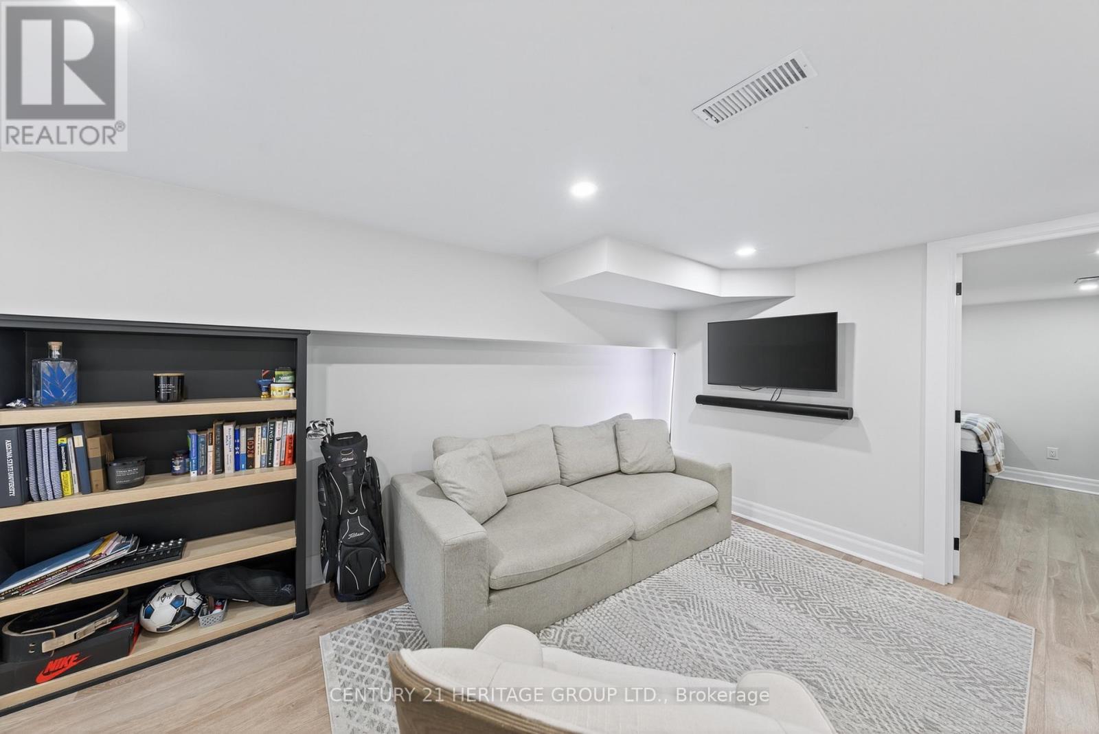 4 Orchard Park Boulevard, Toronto, Ontario  M4L 3E2 - Photo 41 - E12466122