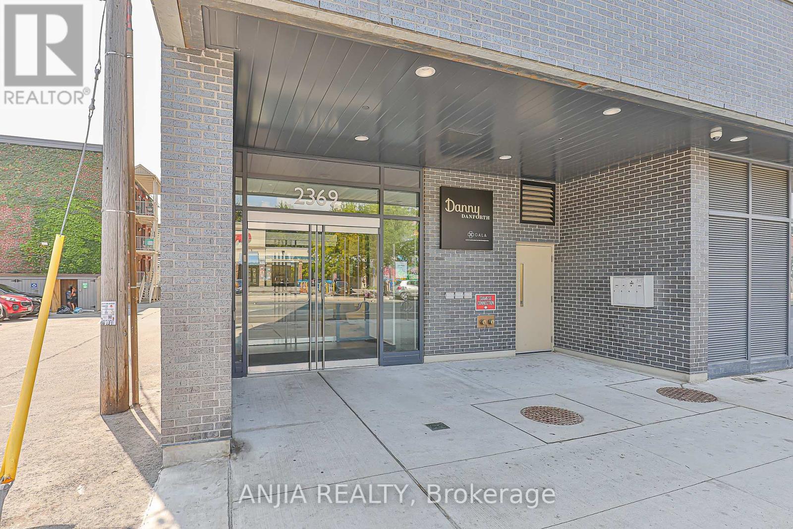 207 - 2369 Danforth Avenue, Toronto (East End-Danforth), Ontario  M4C 0B1 - Photo 2 - E12466170
