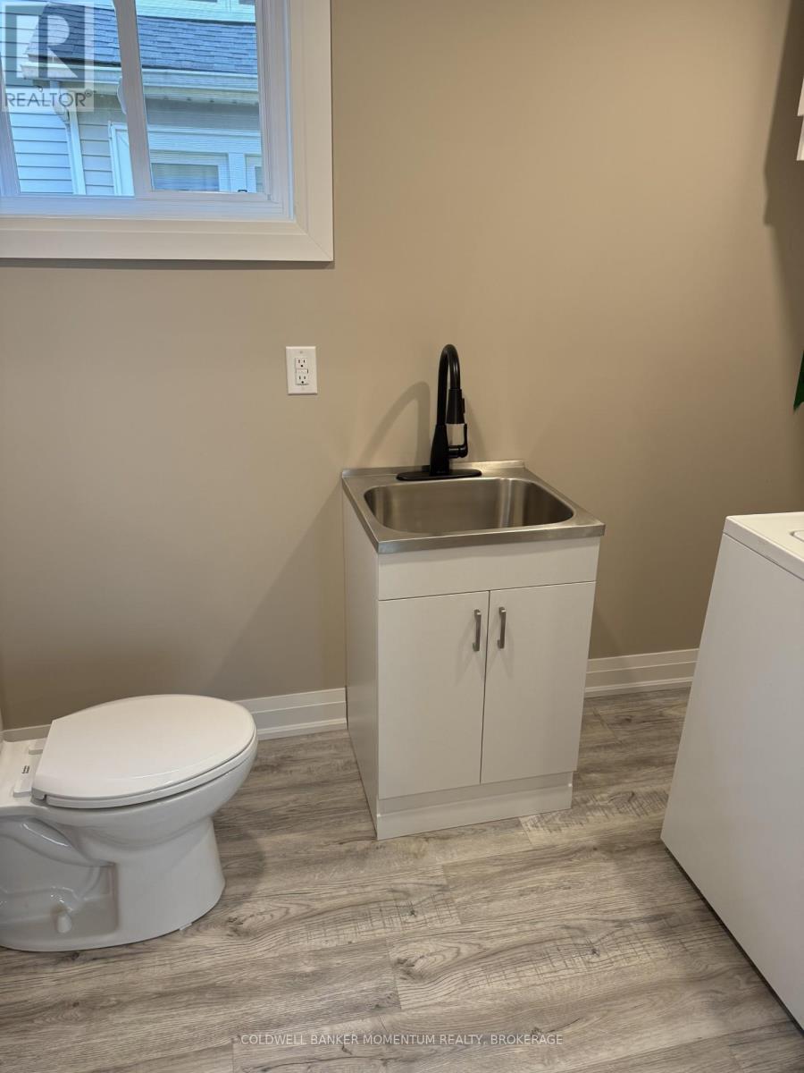 4445 Simcoe Street W, Niagara Falls, Ontario  L2E 1T7 - Photo 10 - X12458035