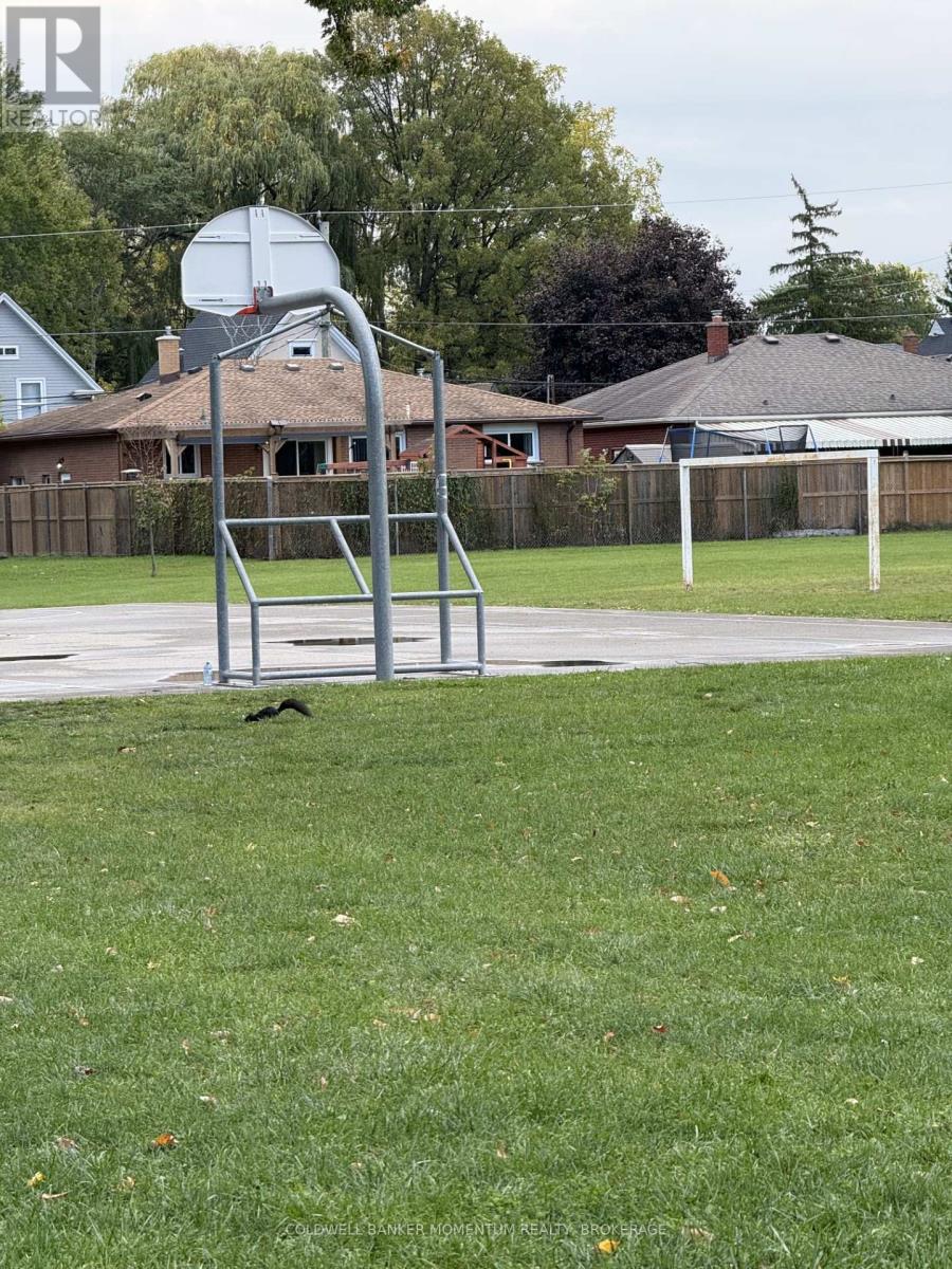 4445 Simcoe Street W, Niagara Falls, Ontario  L2E 1T7 - Photo 17 - X12458035