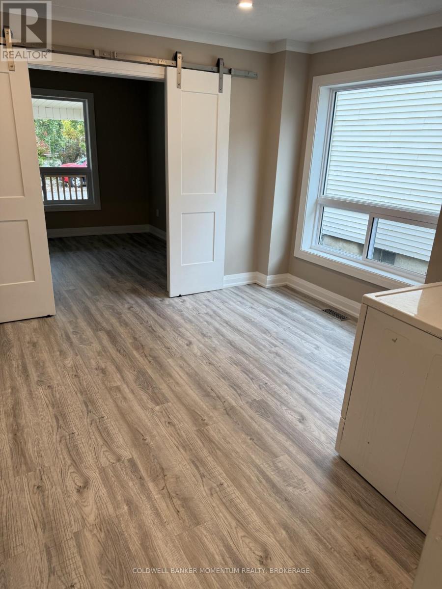 4445 Simcoe Street W, Niagara Falls, Ontario  L2E 1T7 - Photo 5 - X12458035