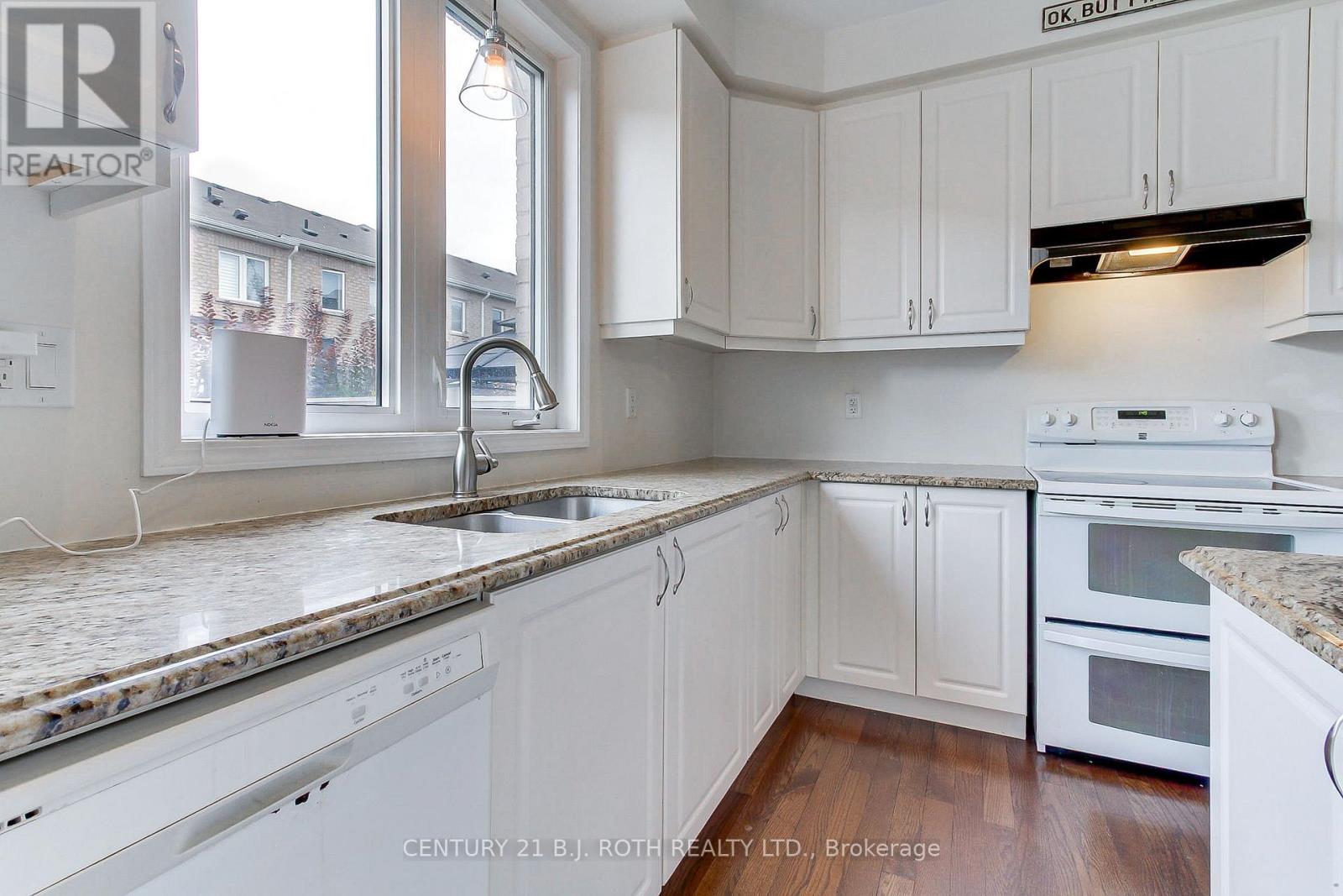 20 Clifford Dalton Drive, Aurora, Ontario  L4G 0T6 - Photo 15 - N12466100