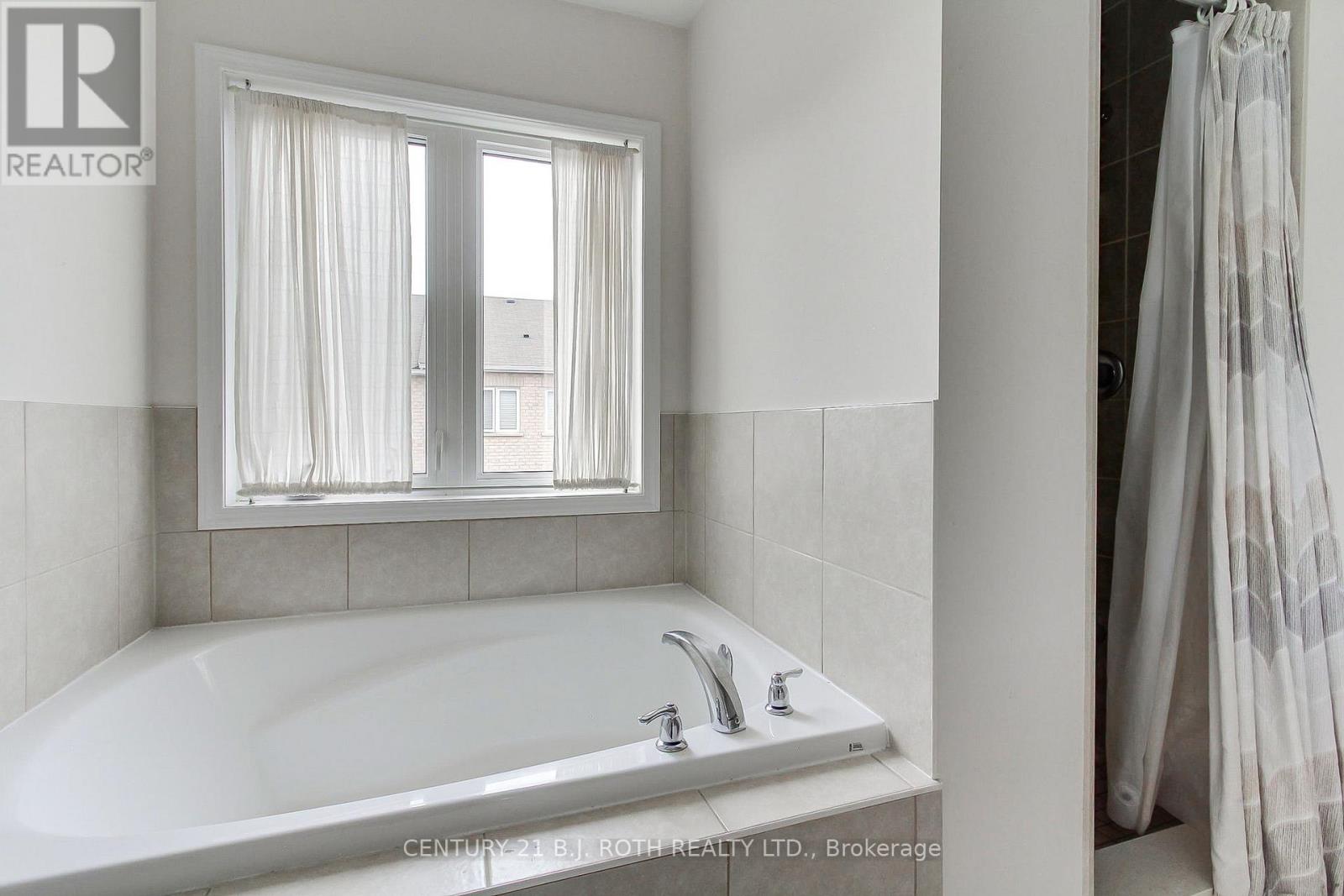20 Clifford Dalton Drive, Aurora, Ontario  L4G 0T6 - Photo 22 - N12466100