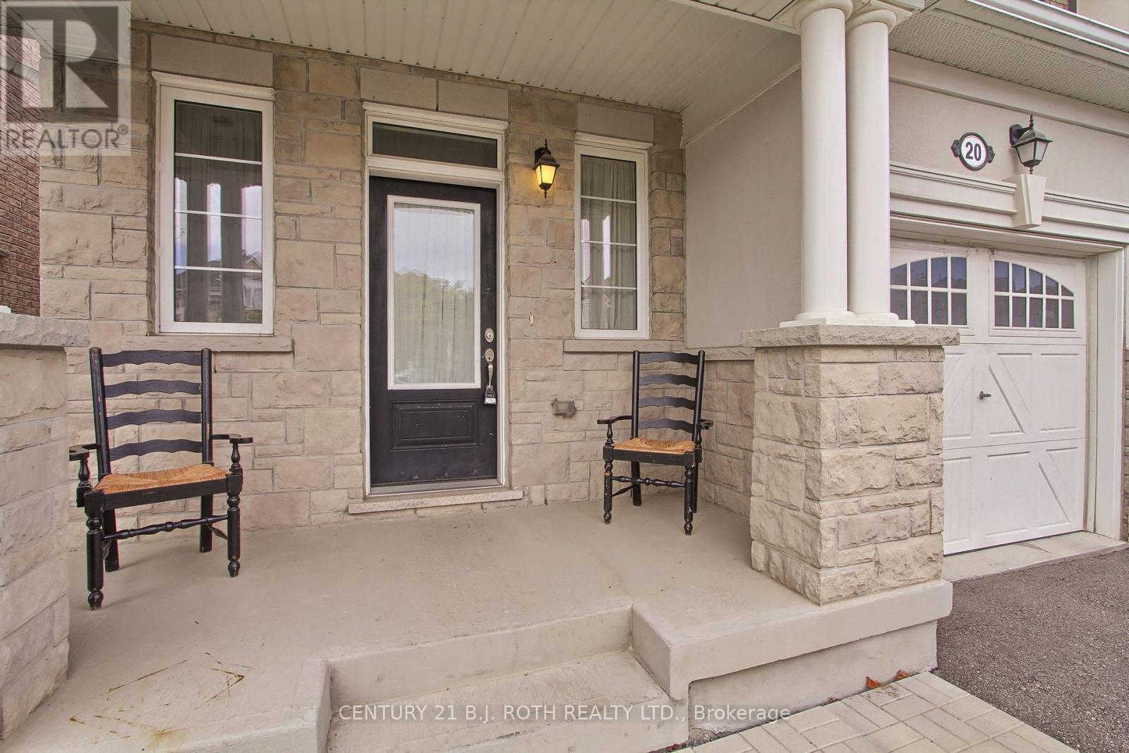 20 Clifford Dalton Drive, Aurora, Ontario  L4G 0T6 - Photo 3 - N12466100