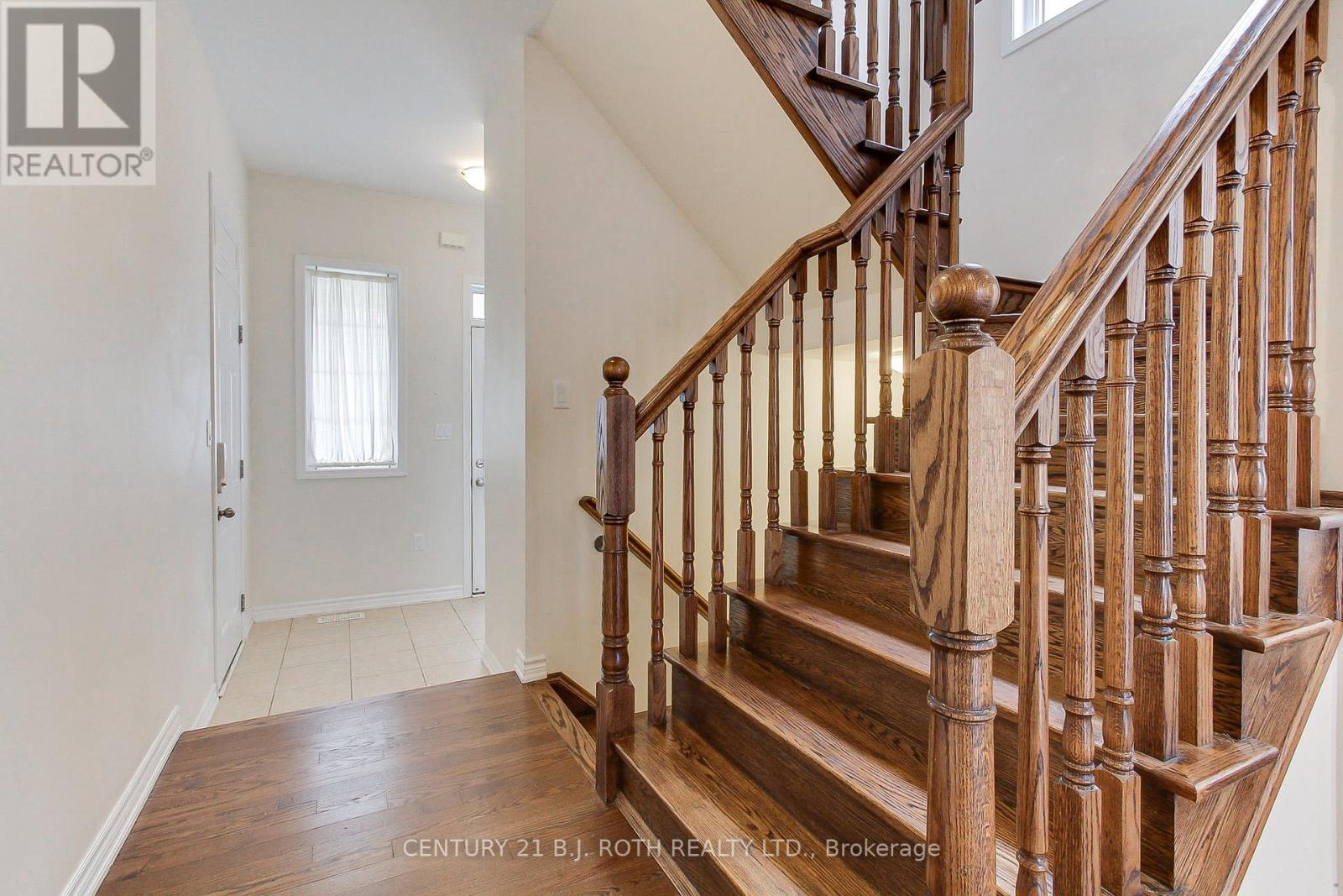 20 Clifford Dalton Drive, Aurora, Ontario  L4G 0T6 - Photo 5 - N12466100