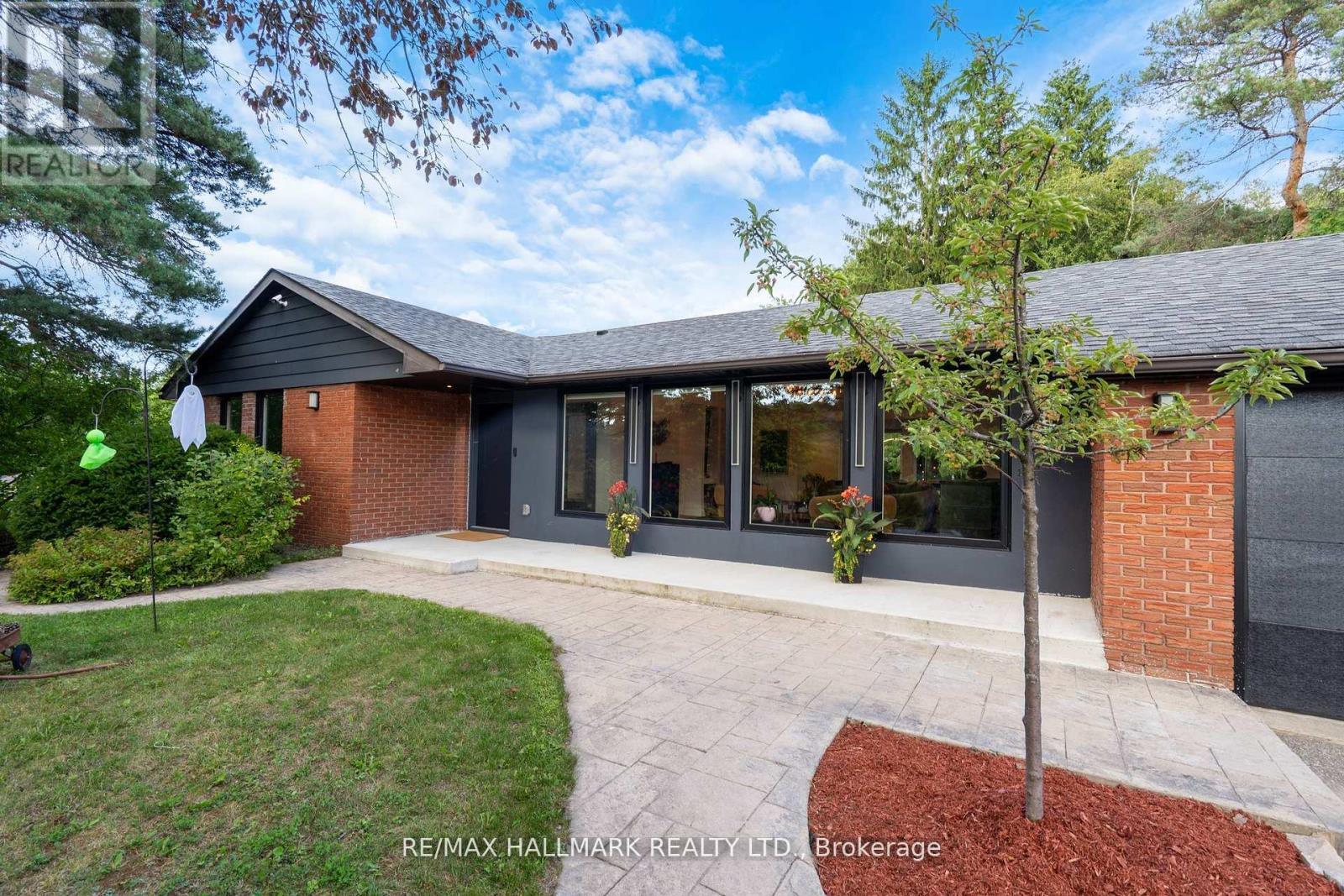 16831 Mccowan Road, Whitchurch-Stouffville, Ontario  L4A 2A4 - Photo 2 - N12466105