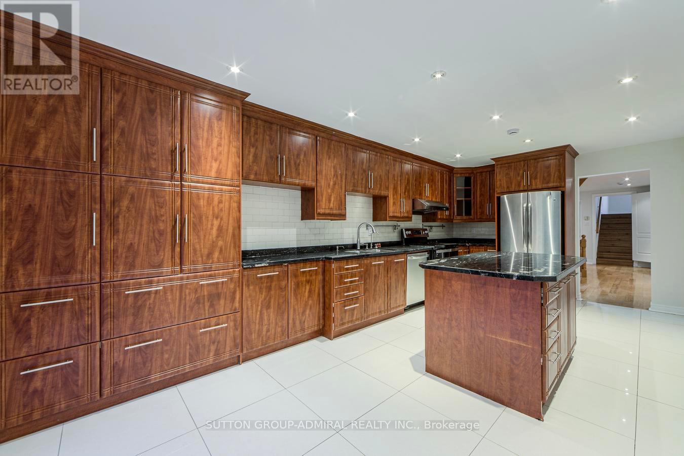 63 Croteau Crescent, Vaughan, Ontario  L4J 5S8 - Photo 17 - N12466118