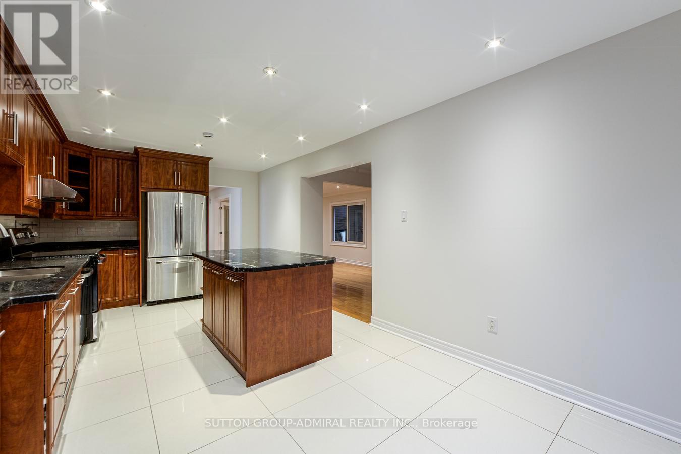 63 Croteau Crescent, Vaughan, Ontario  L4J 5S8 - Photo 18 - N12466118