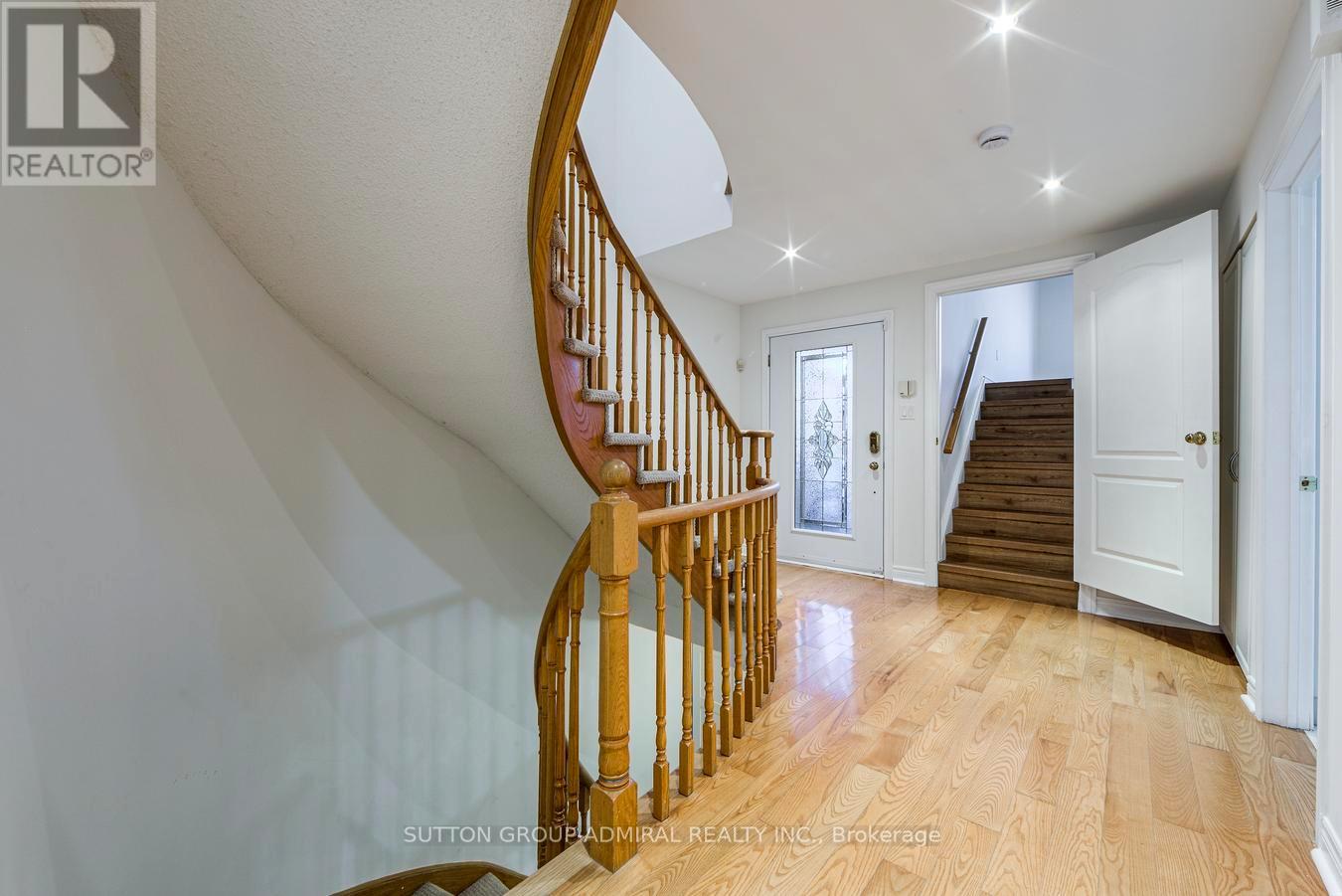 63 Croteau Crescent, Vaughan, Ontario  L4J 5S8 - Photo 8 - N12466118