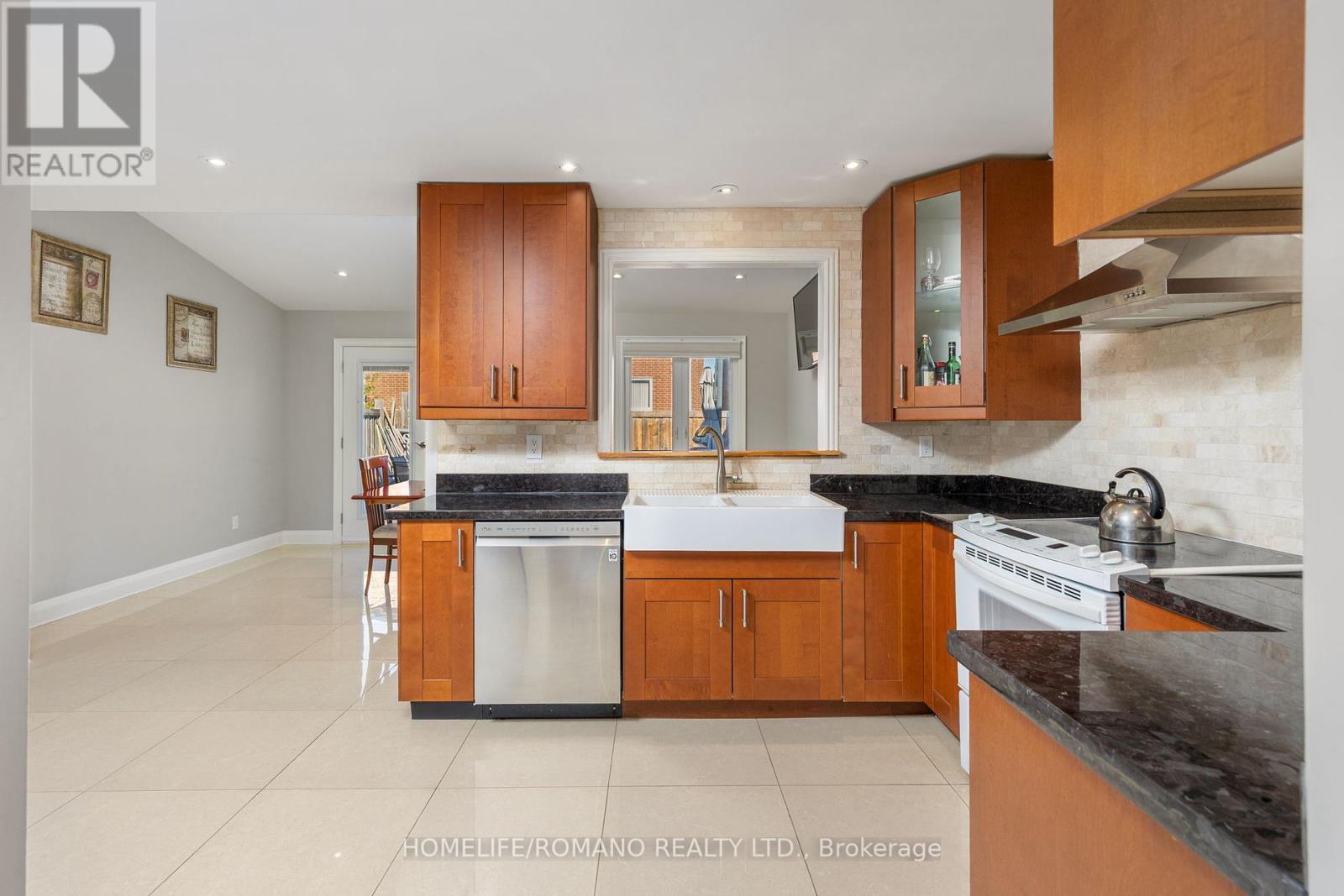36 Brougham Drive, Vaughan, Ontario  L4L 3E1 - Photo 11 - N12466134