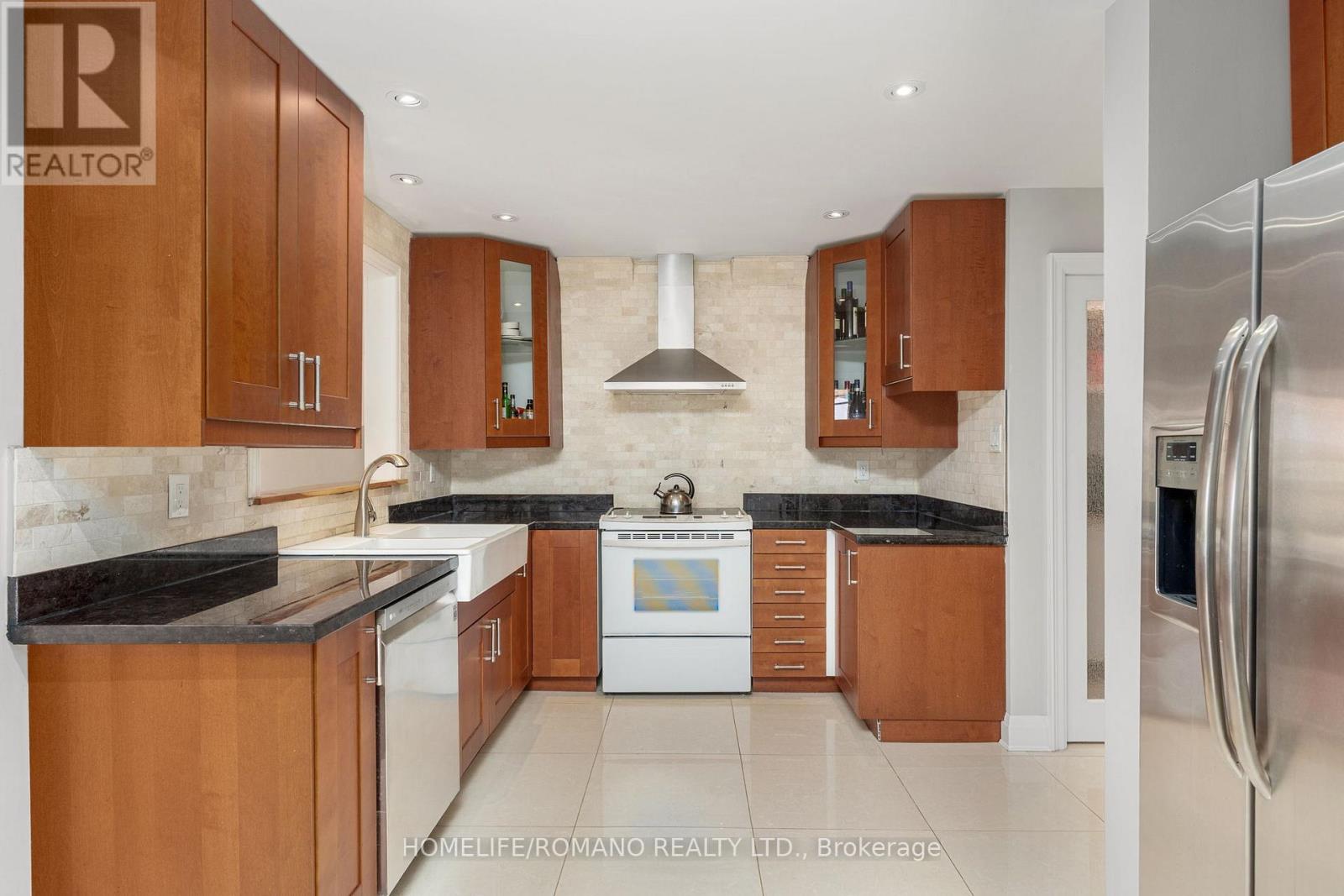 36 Brougham Drive, Vaughan, Ontario  L4L 3E1 - Photo 12 - N12466134