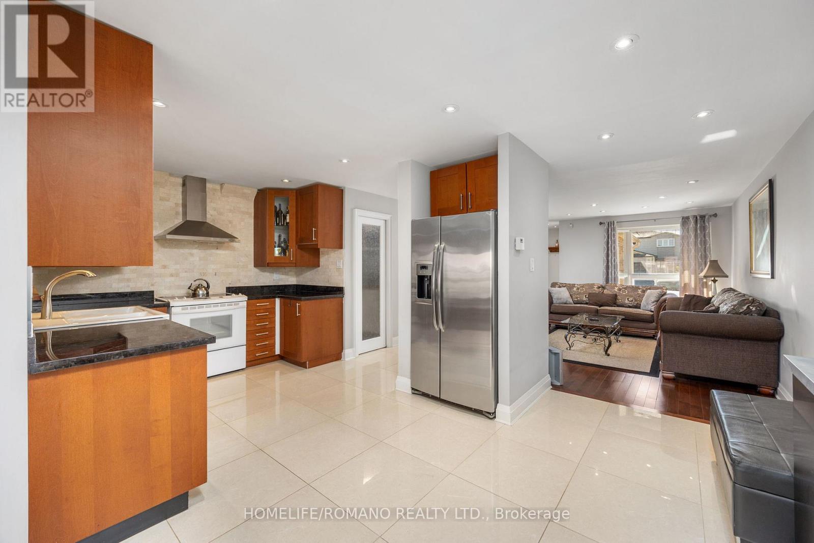 36 Brougham Drive, Vaughan, Ontario  L4L 3E1 - Photo 13 - N12466134