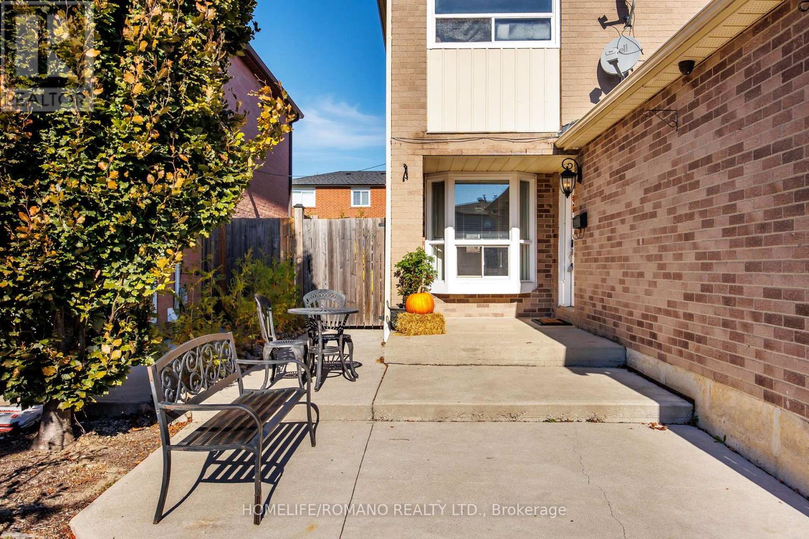 36 Brougham Drive, Vaughan, Ontario  L4L 3E1 - Photo 4 - N12466134