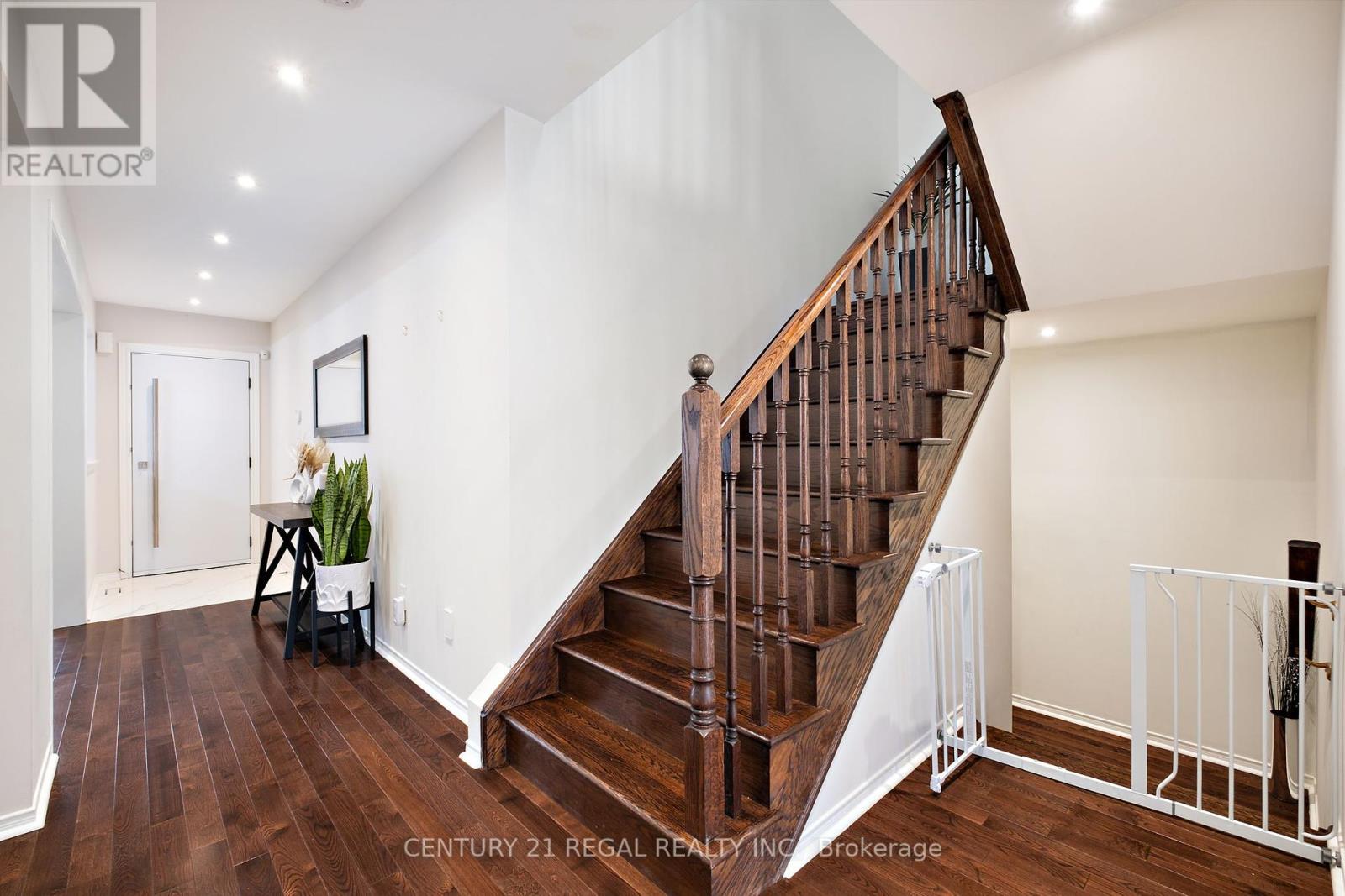 66 Orr Drive, Bradford West Gwillimbury, Ontario  L3Z 0L9 - Photo 17 - N12466151