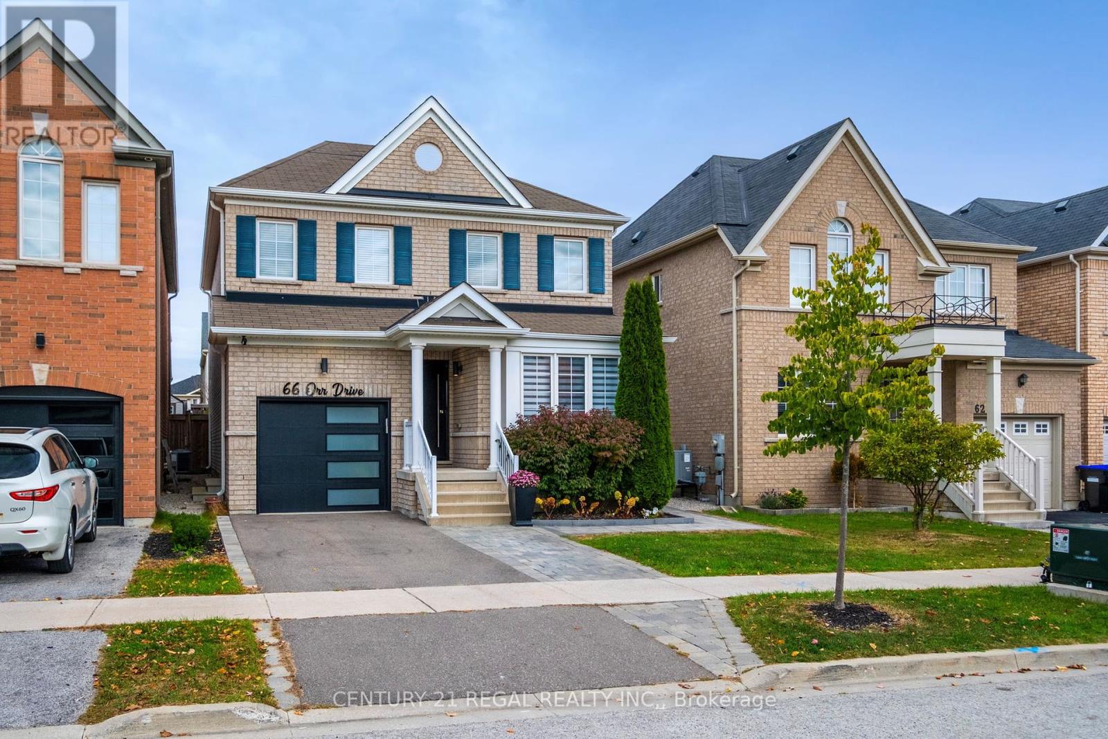 66 Orr Drive, Bradford West Gwillimbury, Ontario  L3Z 0L9 - Photo 2 - N12466151