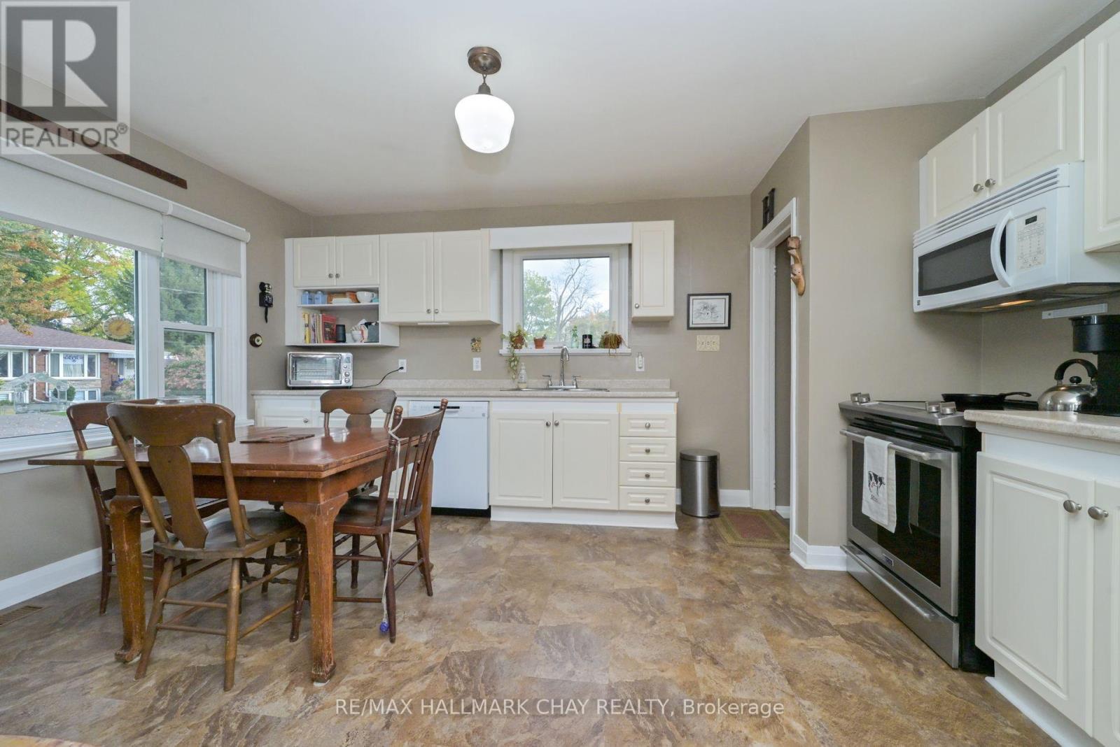 57 Nelson Street E, New Tecumseth (Alliston), Ontario  L0M 1A0 - Photo 6 - N12466161