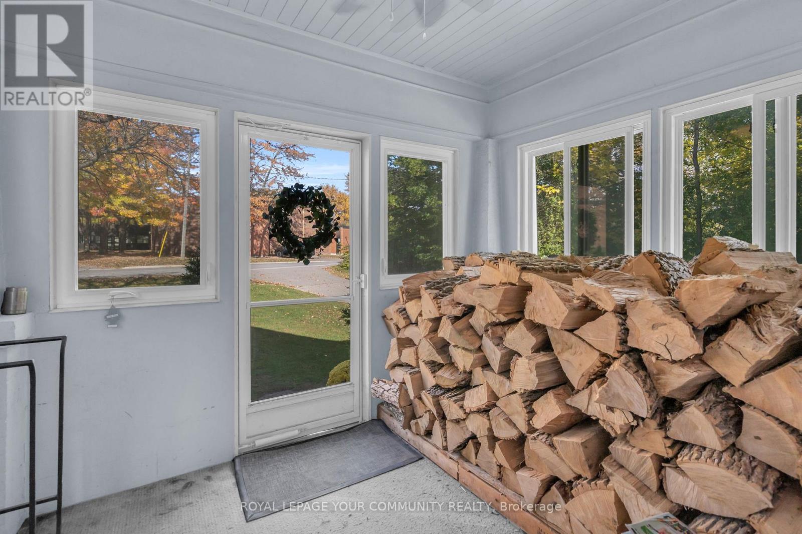 3 Catering Road, Georgina, Ontario  L0E 1R0 - Photo 5 - N12466196