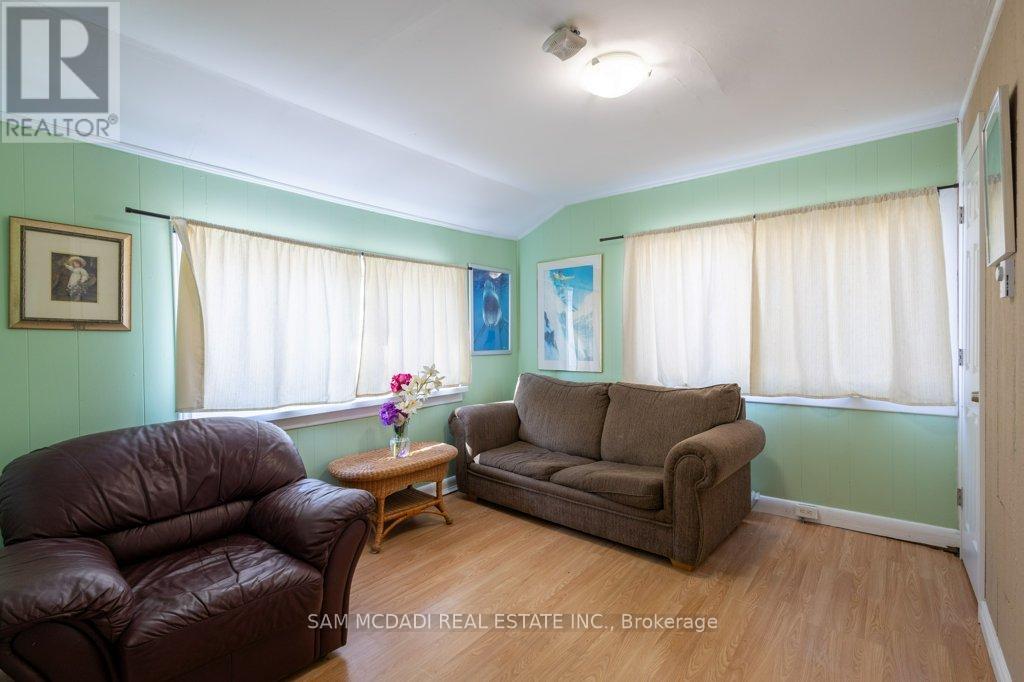 5 River Road E, Wasaga Beach, Ontario  L9Z 2L1 - Photo 10 - S12466252