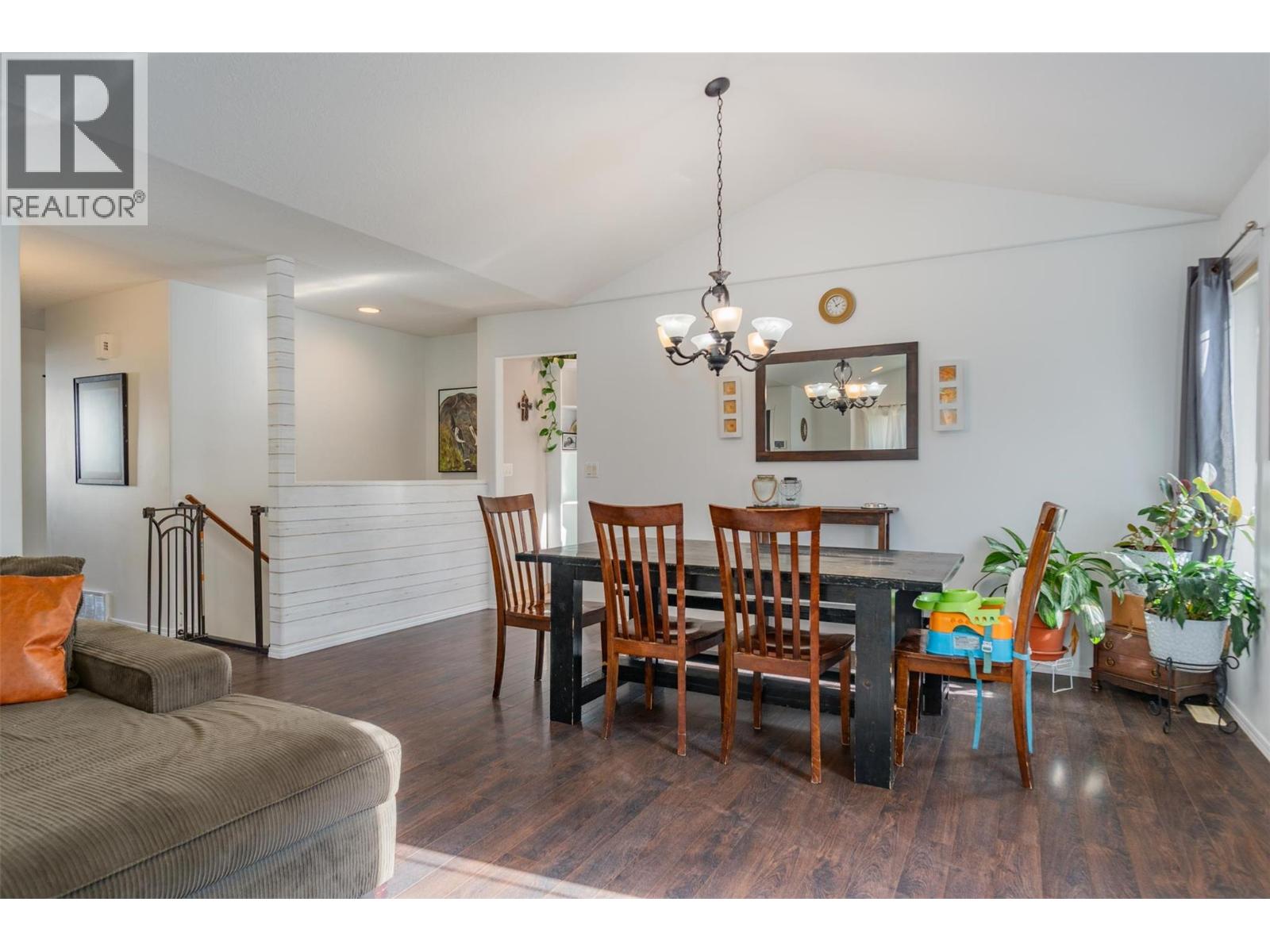1518 3b Highway, Fruitvale, British Columbia  V0G 1L1 - Photo 7 - 10365751