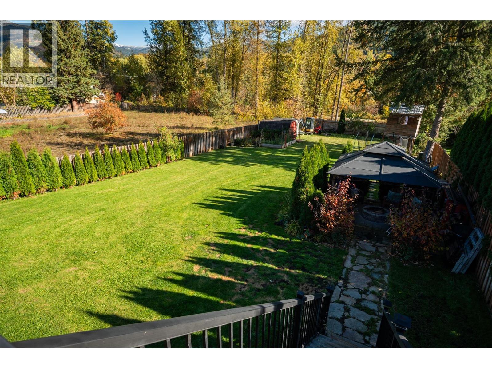 1518 3b Highway, Fruitvale, British Columbia  V0G 1L1 - Photo 30 - 10365751