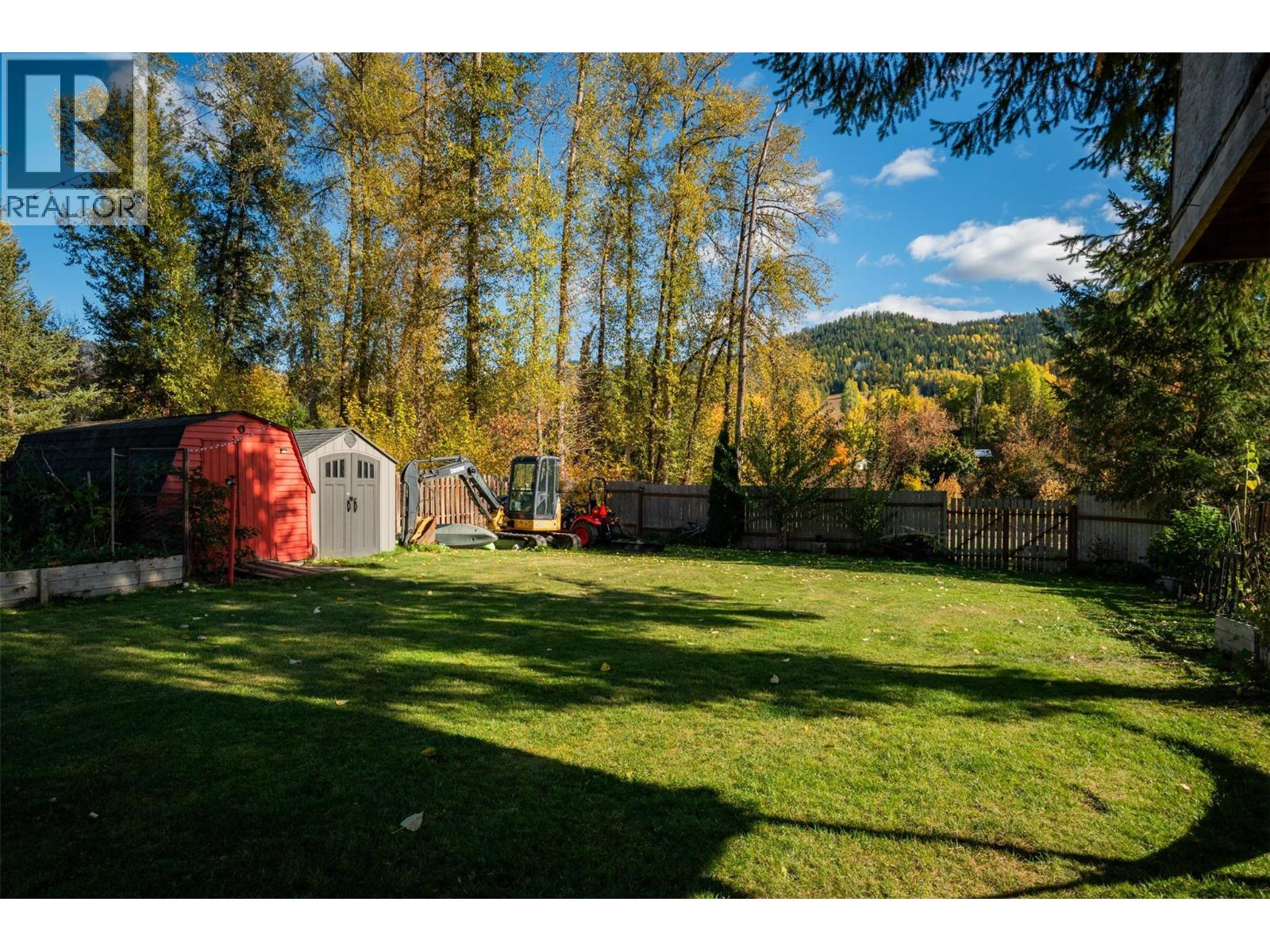 1518 3b Highway, Fruitvale, British Columbia  V0G 1L1 - Photo 39 - 10365751