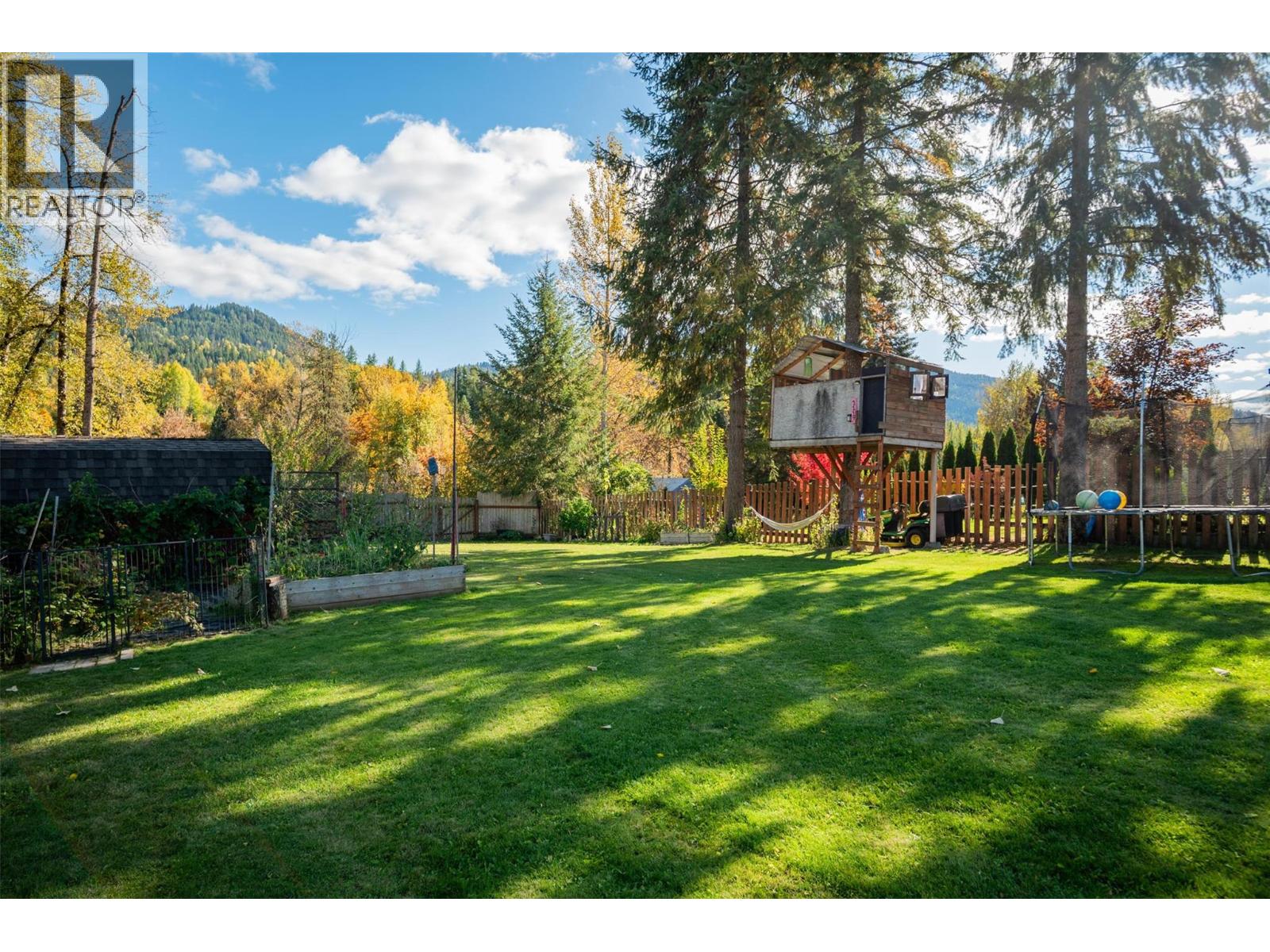 1518 3b Highway, Fruitvale, British Columbia  V0G 1L1 - Photo 36 - 10365751
