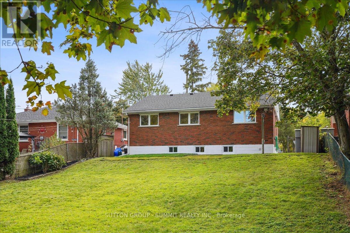 1391 Mountain Grove Avenue, Burlington, Ontario  L7P 2H1 - Photo 28 - W12466103