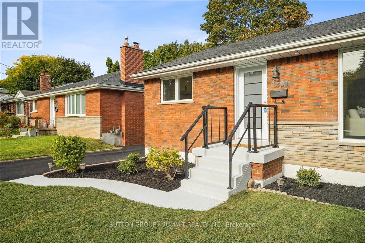 1391 Mountain Grove Avenue, Burlington, Ontario  L7P 2H1 - Photo 30 - W12466103