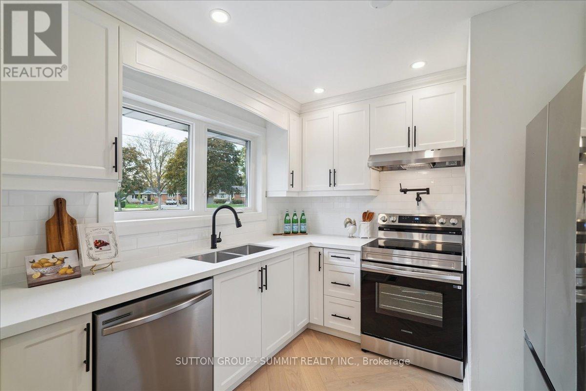 1391 Mountain Grove Avenue, Burlington, Ontario  L7P 2H1 - Photo 6 - W12466103