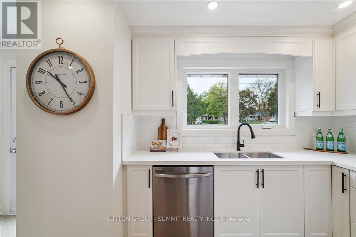 1391 Mountain Grove Avenue, Burlington, Ontario  L7P 2H1 - Photo 7 - W12466103