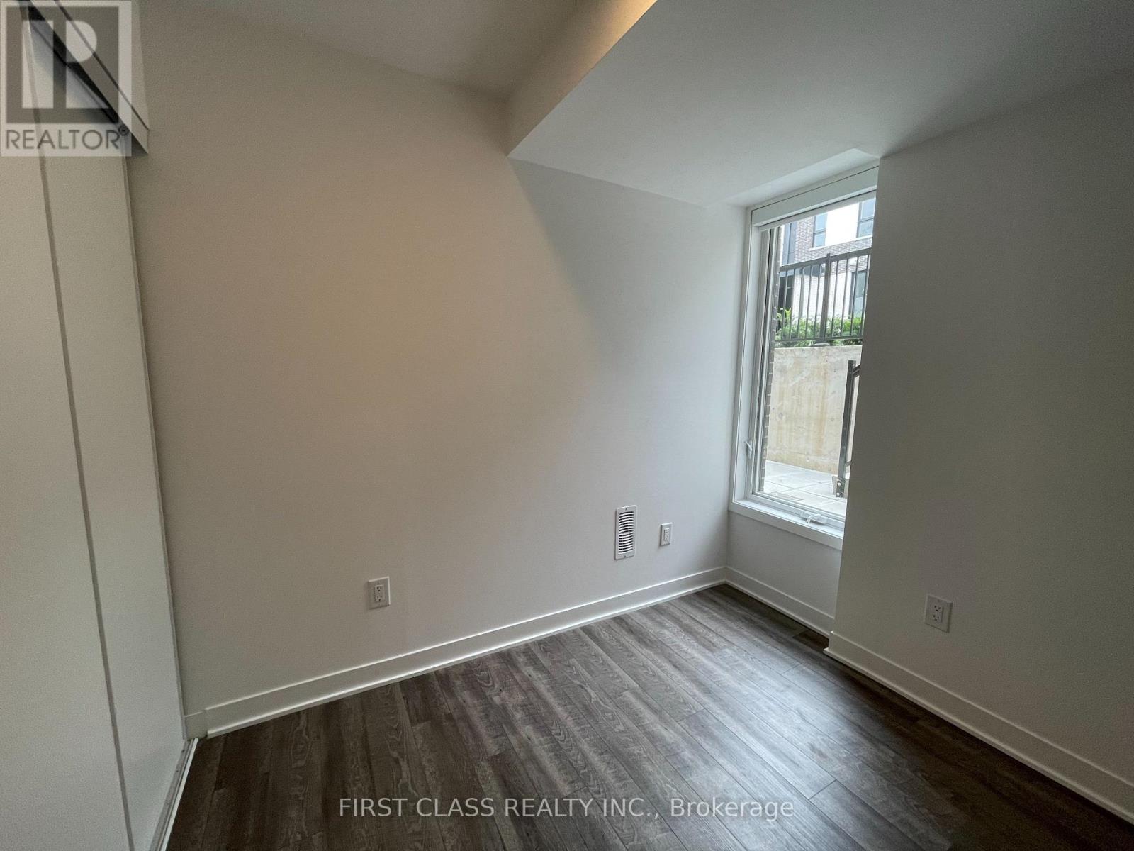 Th13 - 20 Ed Clark Gardens, Toronto, Ontario  M6N 1J5 - Photo 12 - W12466106
