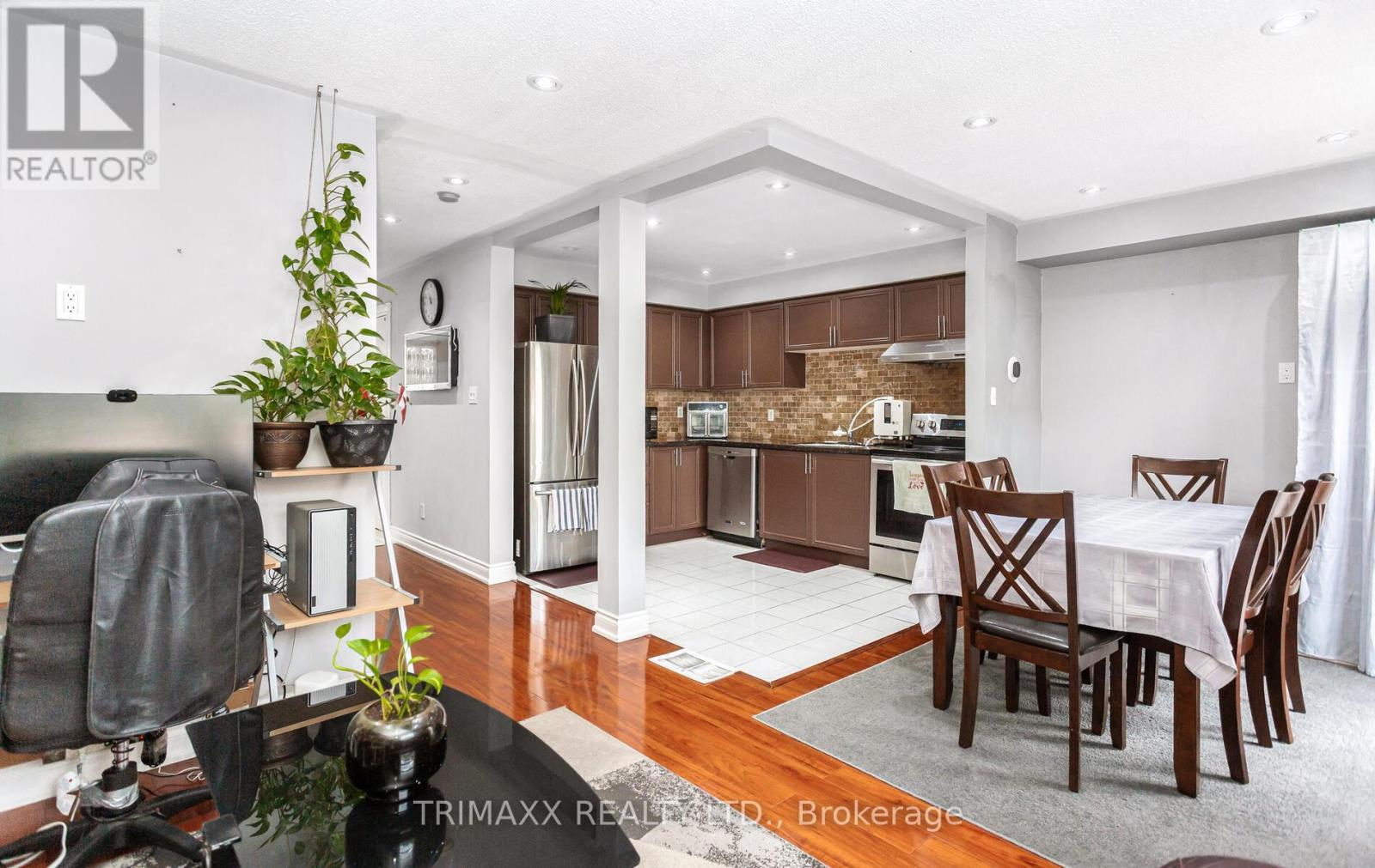 62 Brisbane Court, Brampton, Ontario  L6R 1V4 - Photo 11 - W12466115