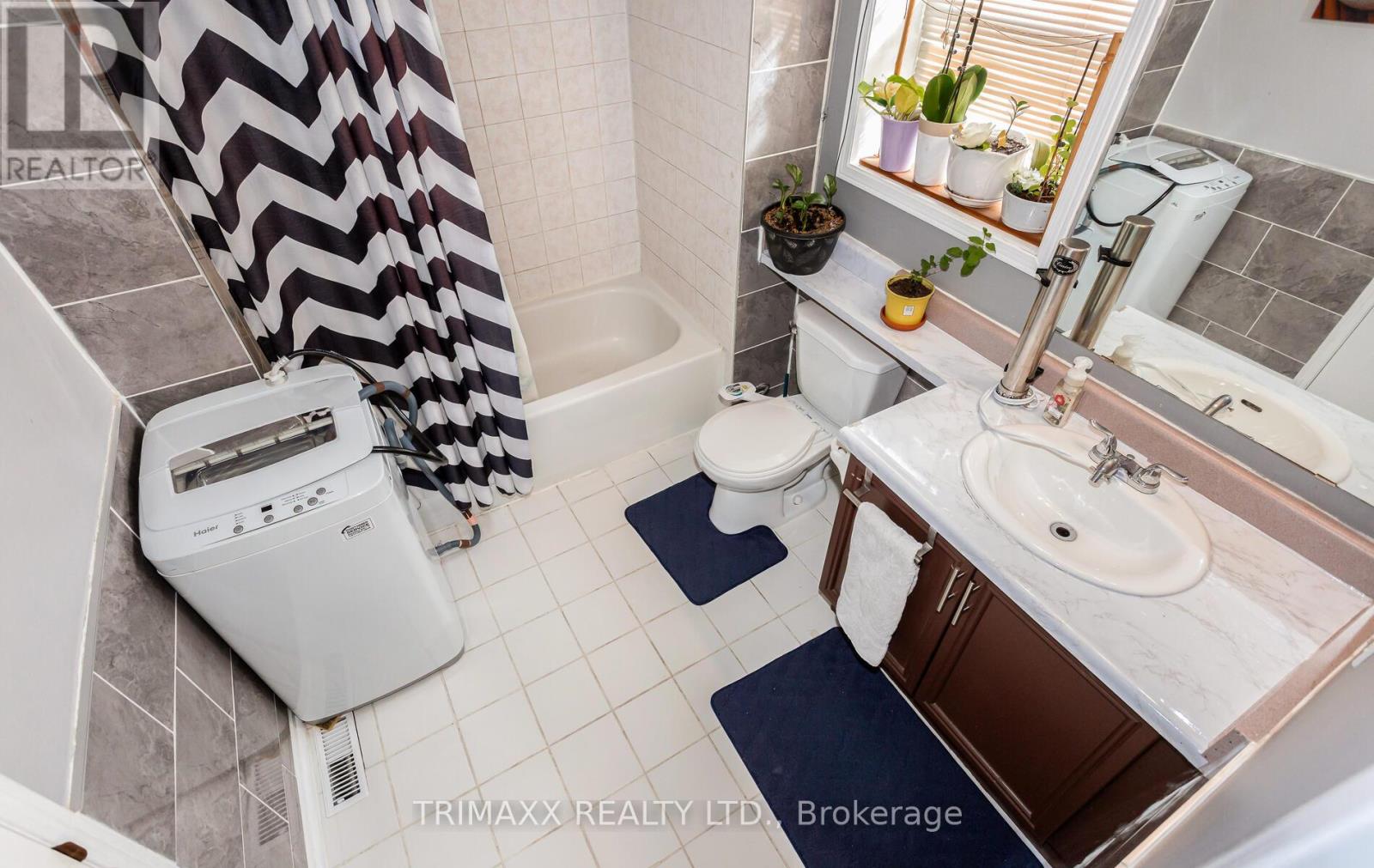 62 Brisbane Court, Brampton, Ontario  L6R 1V4 - Photo 28 - W12466115
