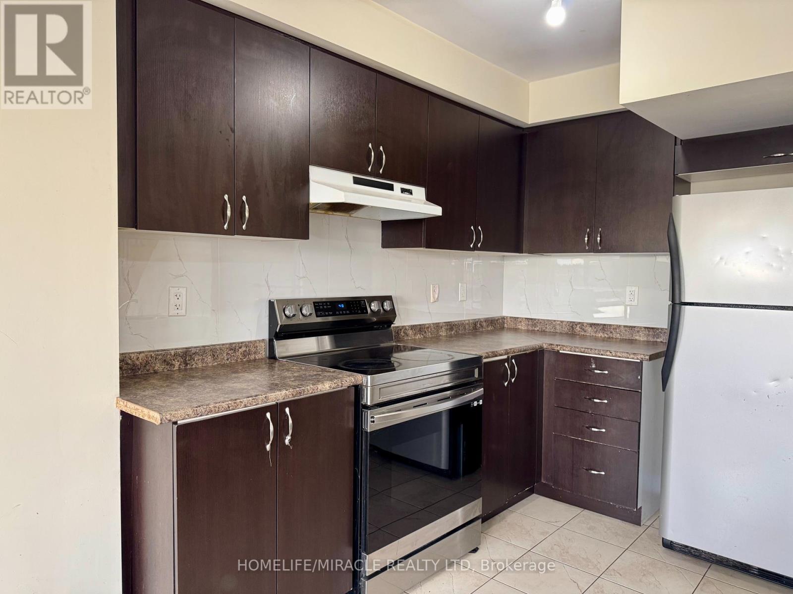 5 - 200 Veterans Drive, Brampton, Ontario  L7A 4S6 - Photo 10 - W12466129