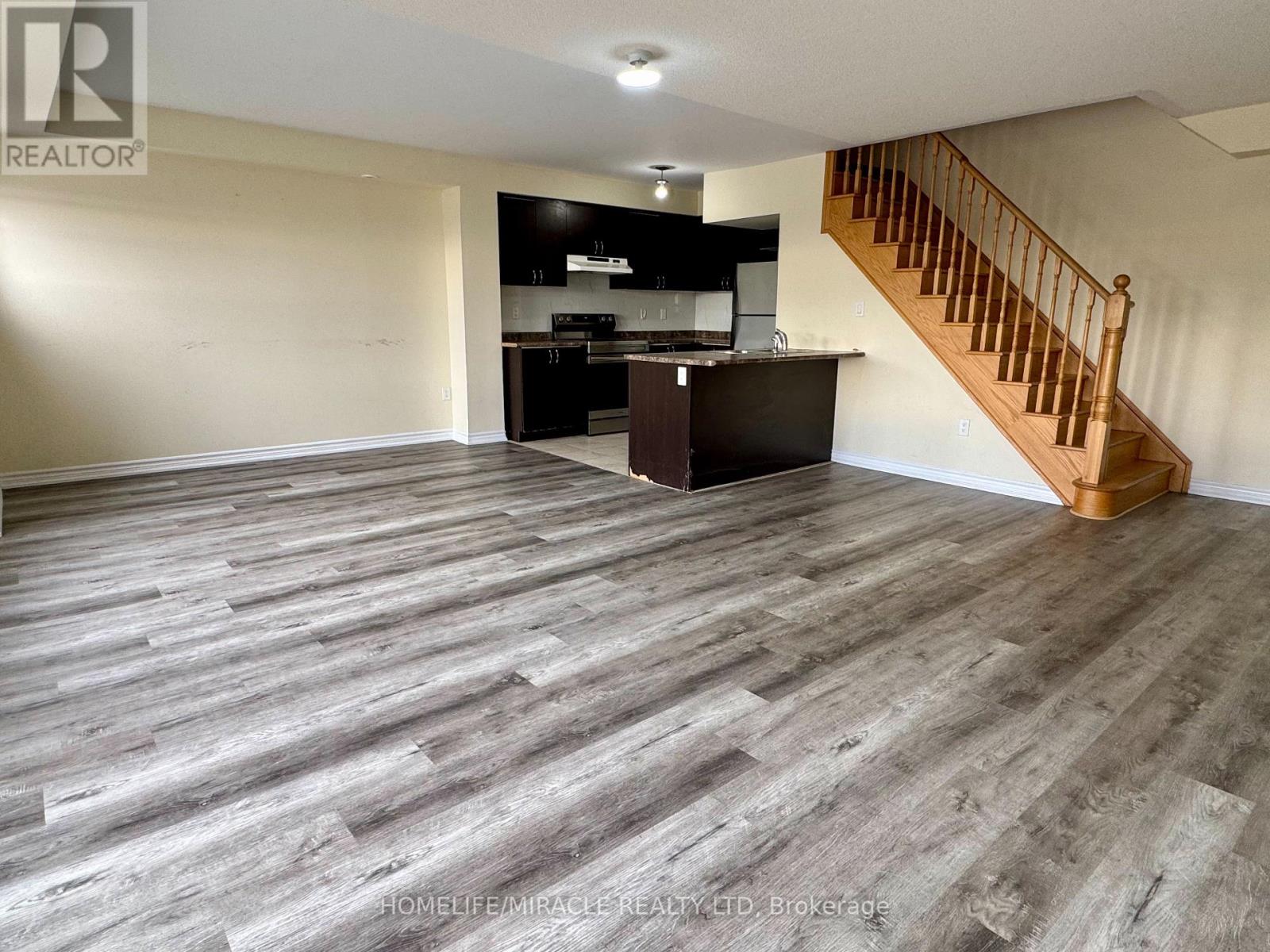 5 - 200 Veterans Drive, Brampton, Ontario  L7A 4S6 - Photo 12 - W12466129
