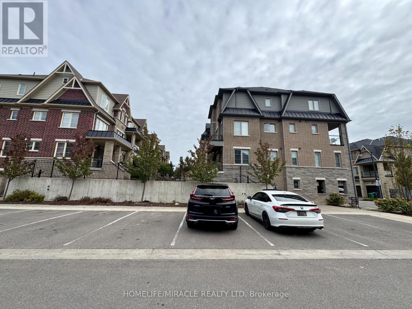 5 - 200 Veterans Drive, Brampton, Ontario  L7A 4S6 - Photo 6 - W12466129