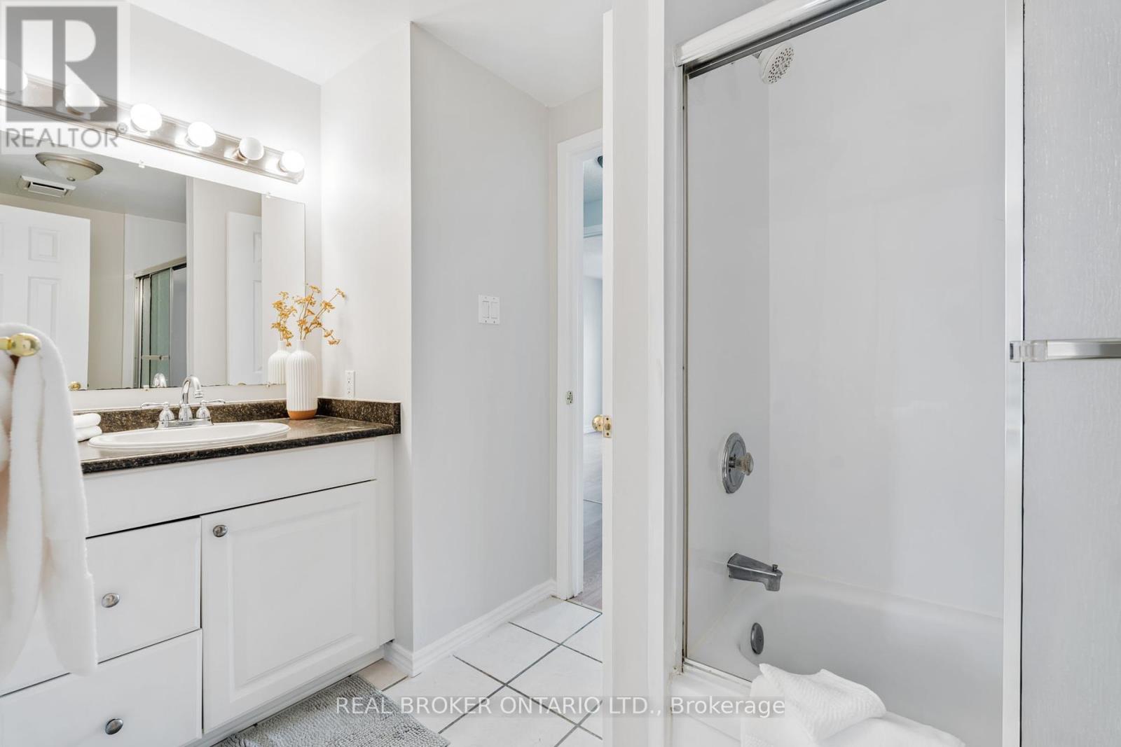 70 - 2440 Bromsgrove Road, Mississauga, Ontario  L5J 4J7 - Photo 31 - W12466154
