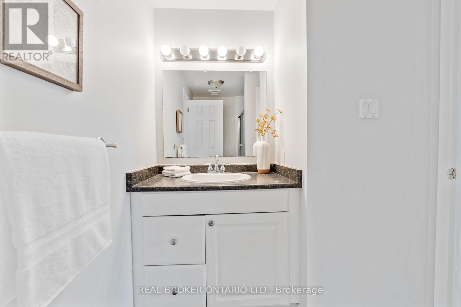 70 - 2440 Bromsgrove Road, Mississauga, Ontario  L5J 4J7 - Photo 32 - W12466154